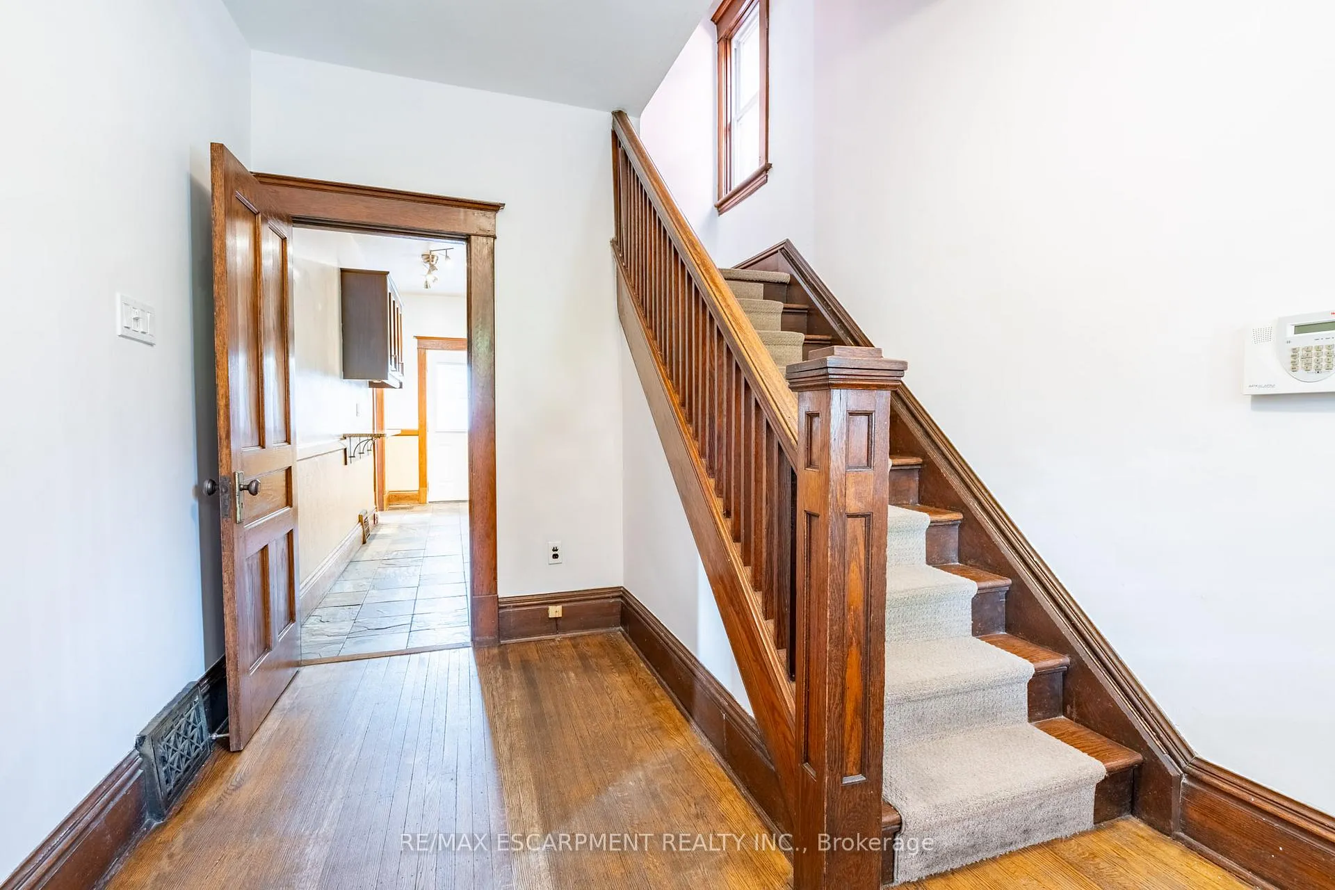 Photo 6 of 26 Ontario Avenue, Hamilton, Stinson — HOMEH
