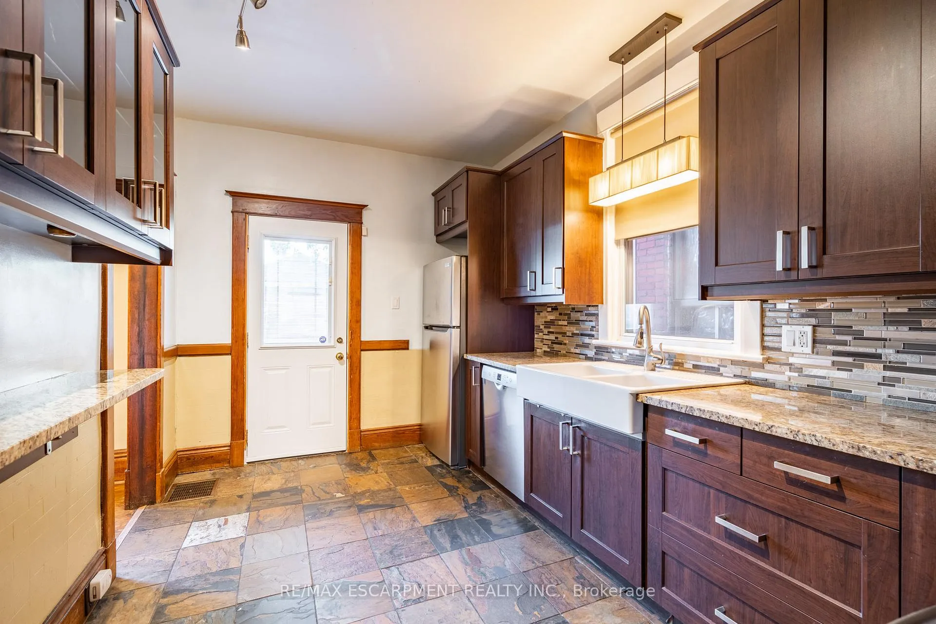 Photo 14 of 26 Ontario Avenue, Hamilton, Stinson — HOMEH
