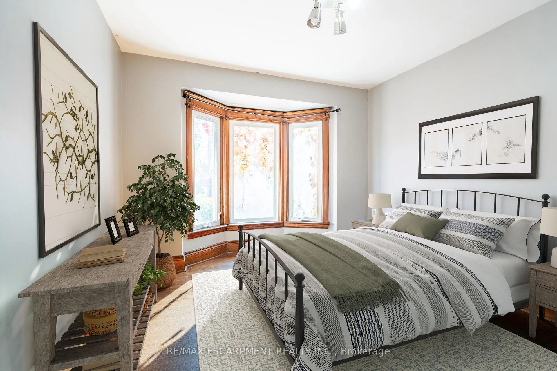 Photo 16 of 26 Ontario Avenue, Hamilton, Stinson — HOMEH