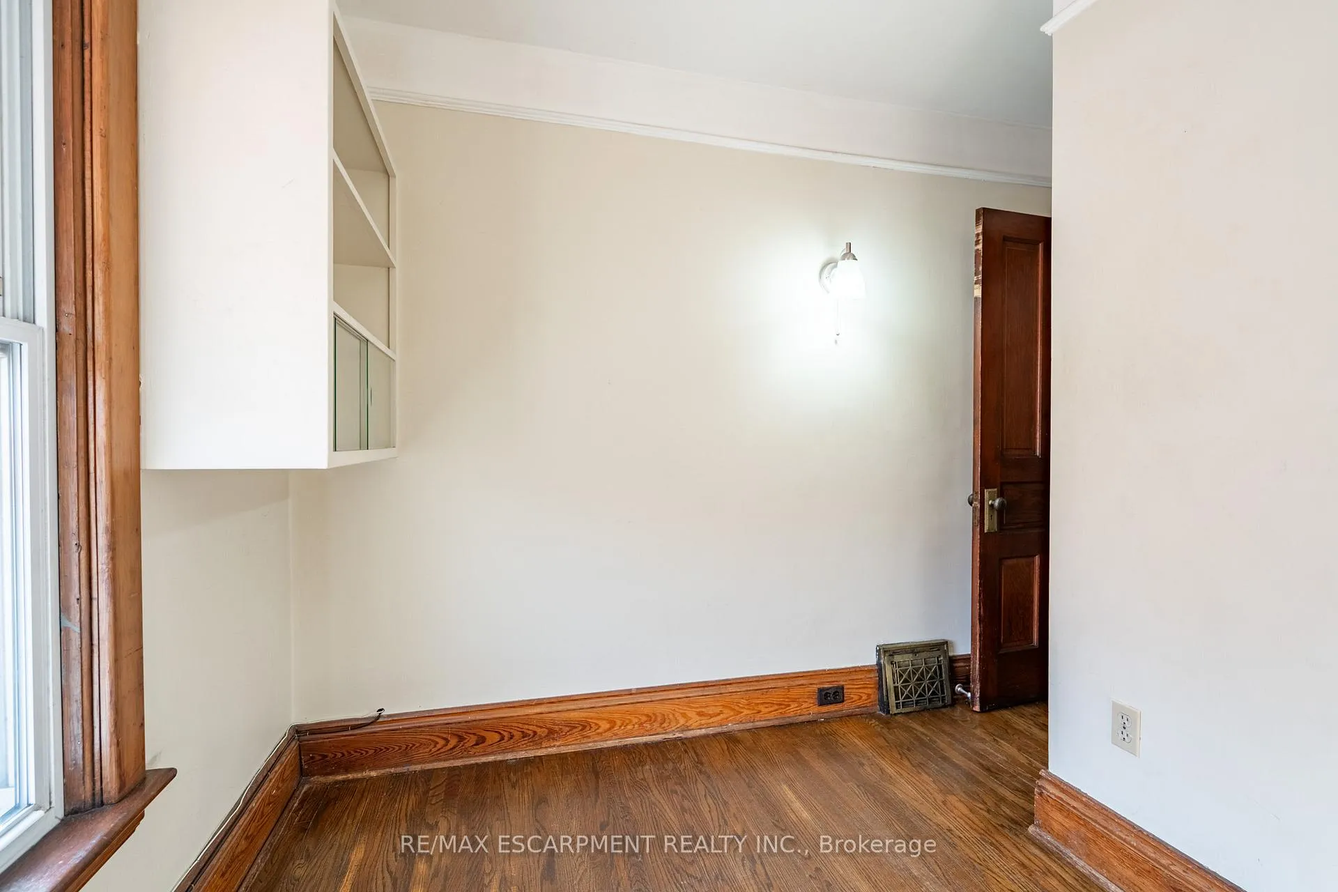 Photo 20 of 26 Ontario Avenue, Hamilton, Stinson — HOMEH