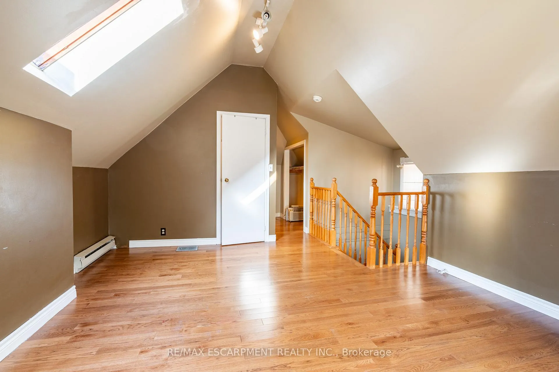 Photo 30 of 26 Ontario Avenue, Hamilton, Stinson — HOMEH