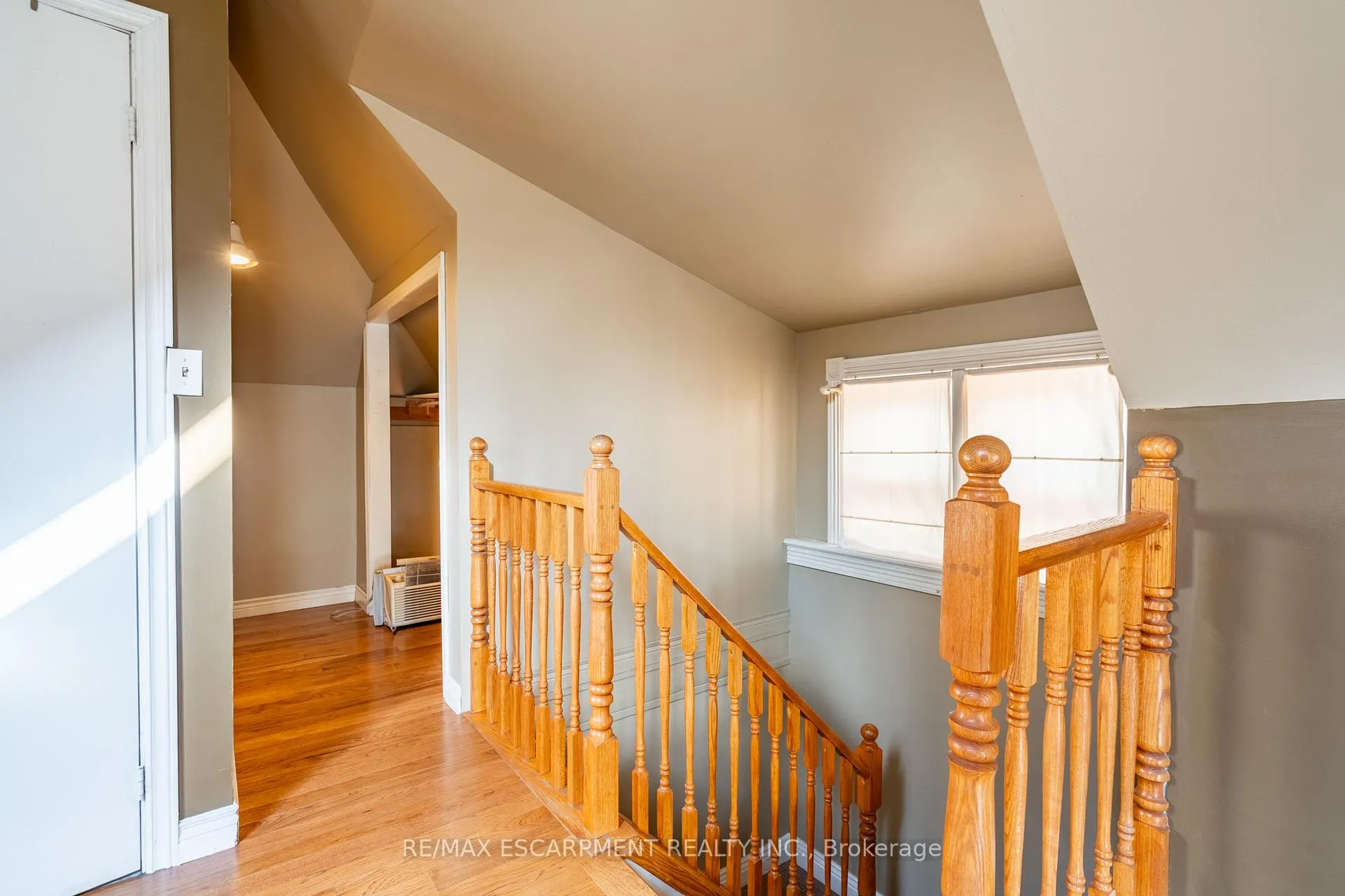 Photo 31 of 26 Ontario Avenue, Hamilton, Stinson — HOMEH
