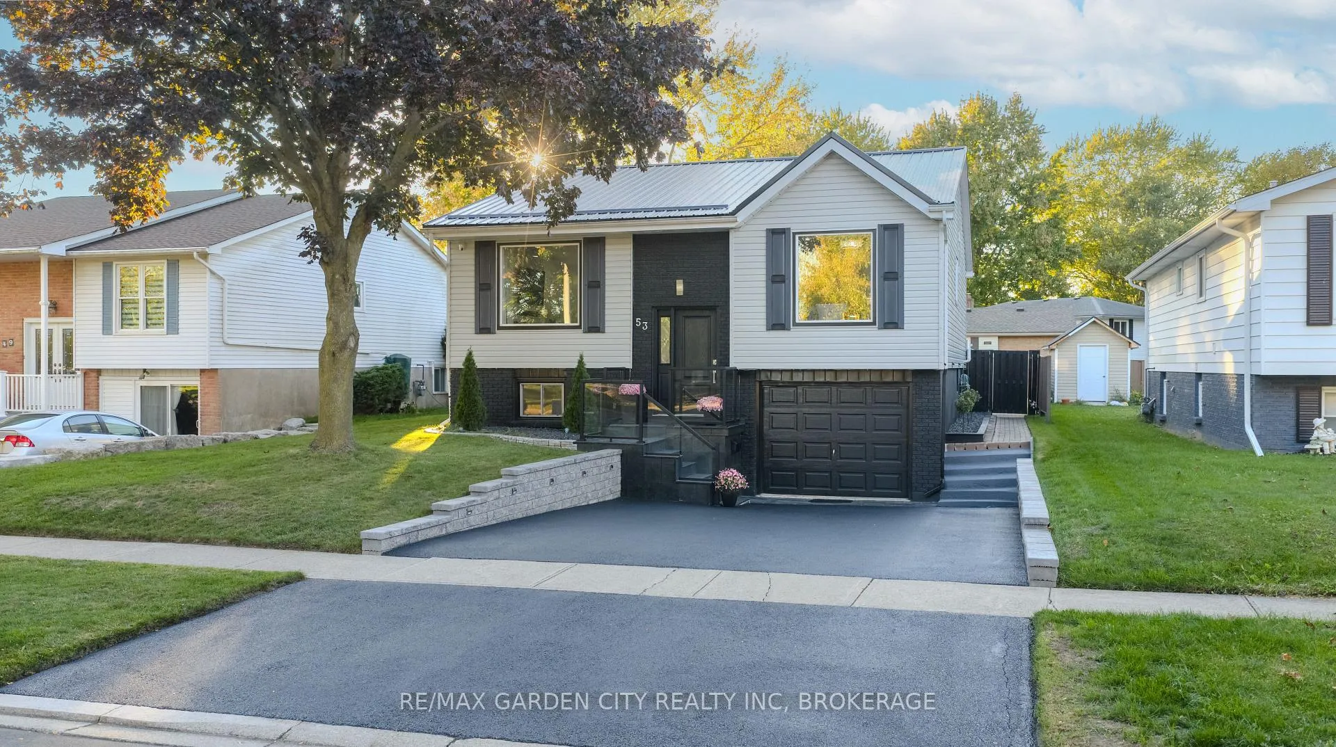 Photo 1 of 53 Brant Avenue, Welland, N. Welland — HOMEH
