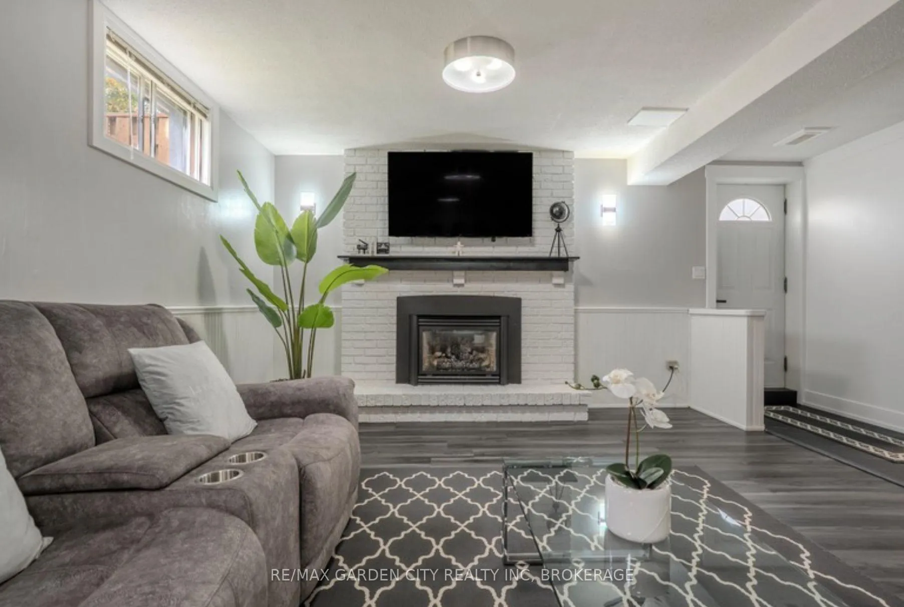 Photo 23 of 53 Brant Avenue, Welland, N. Welland — HOMEH