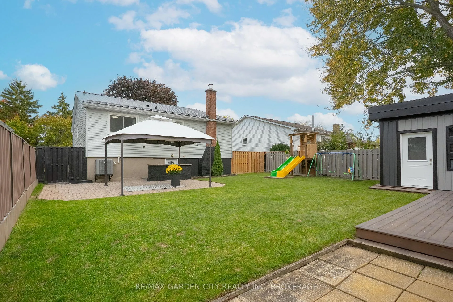 Photo 34 of 53 Brant Avenue, Welland, N. Welland — HOMEH