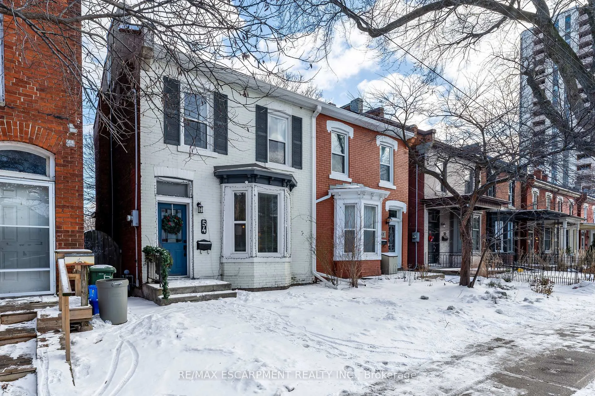 Photo 2 of 54 Emerald Street N, Hamilton, Landsdale — HOMEH