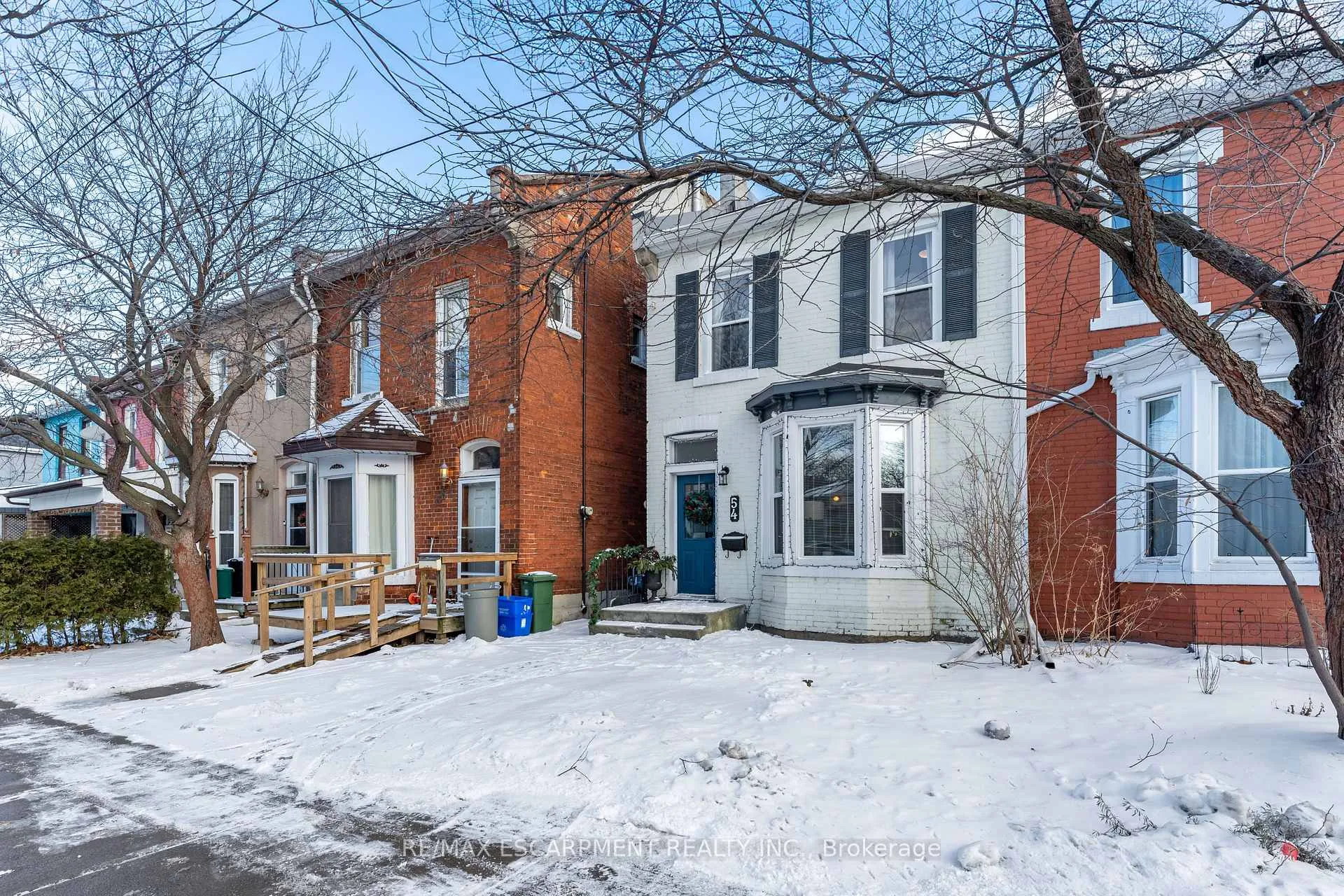 Photo 3 of 54 Emerald Street N, Hamilton, Landsdale — HOMEH
