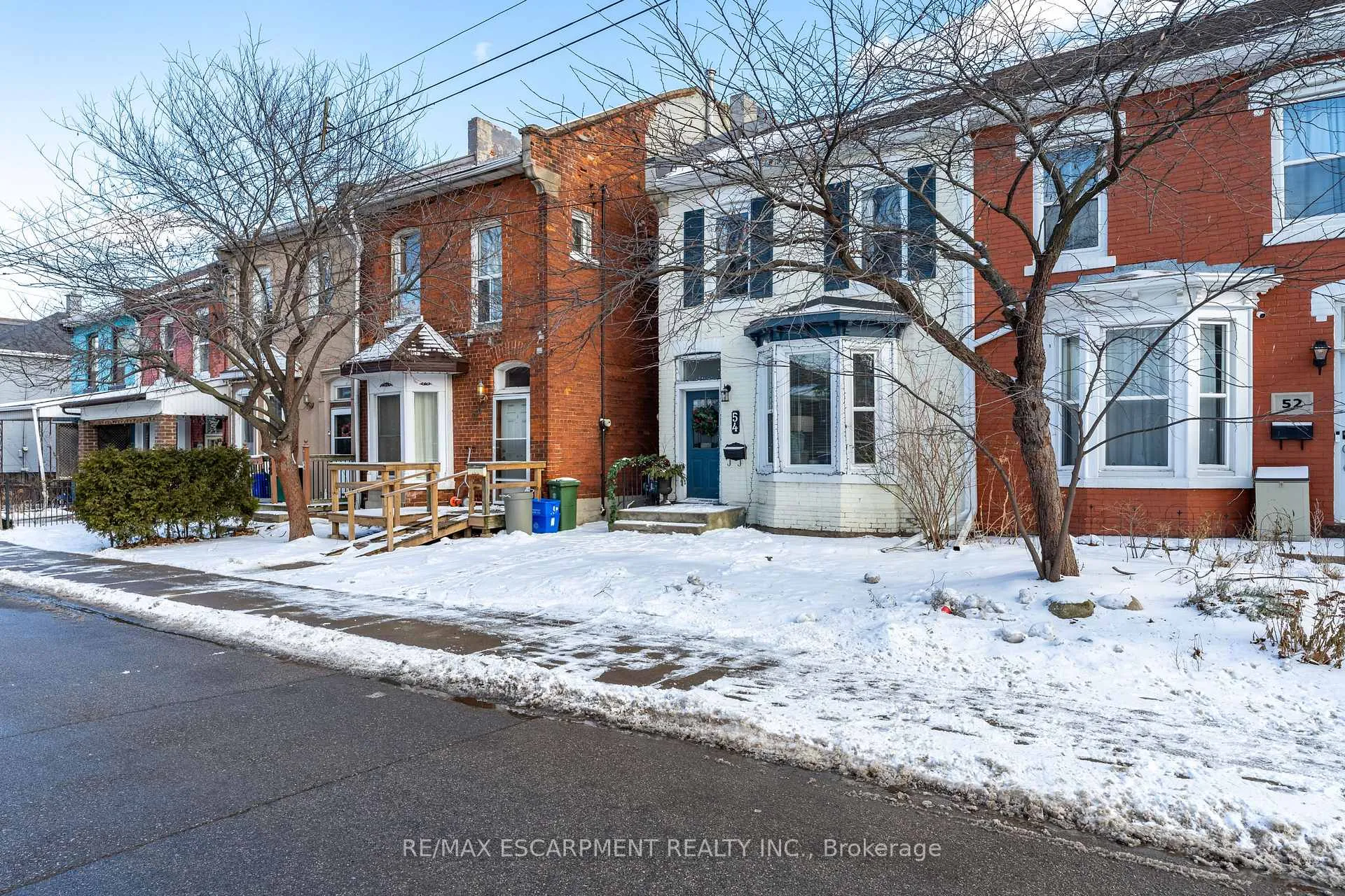 Photo 4 of 54 Emerald Street N, Hamilton, Landsdale — HOMEH