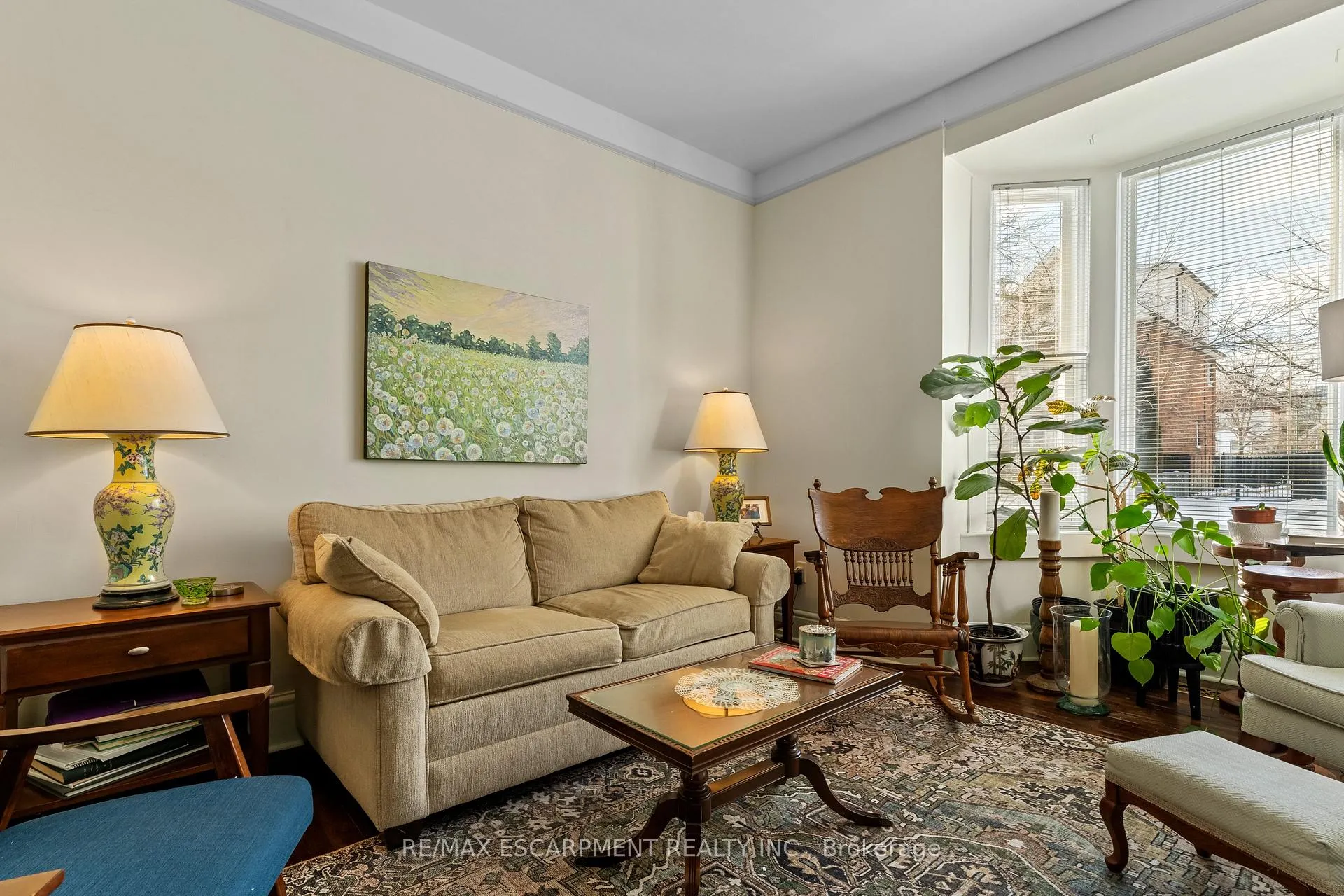 Photo 11 of 54 Emerald Street N, Hamilton, Landsdale — HOMEH