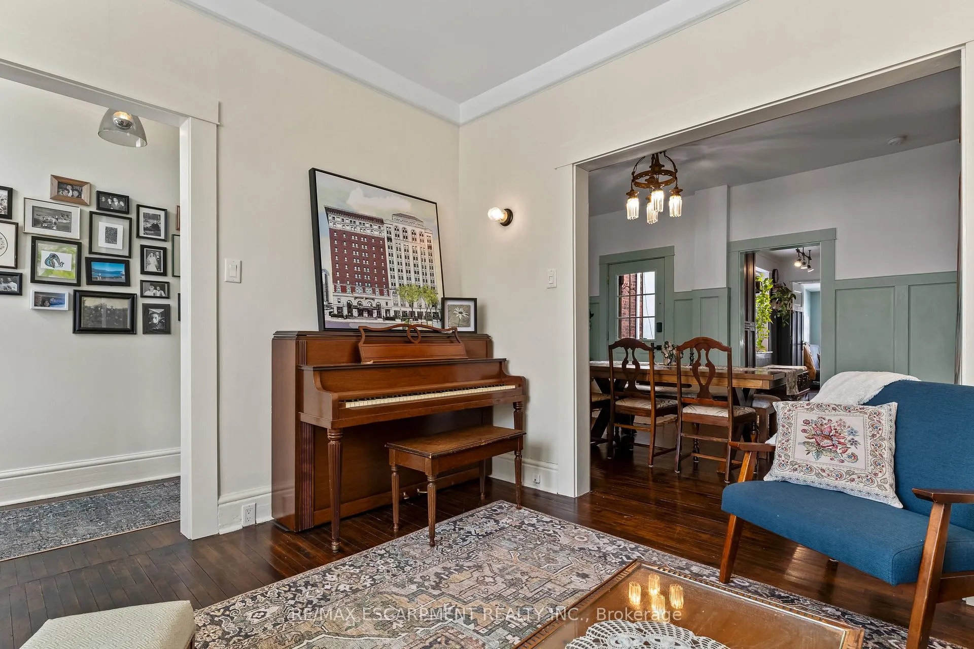 Photo 12 of 54 Emerald Street N, Hamilton, Landsdale — HOMEH
