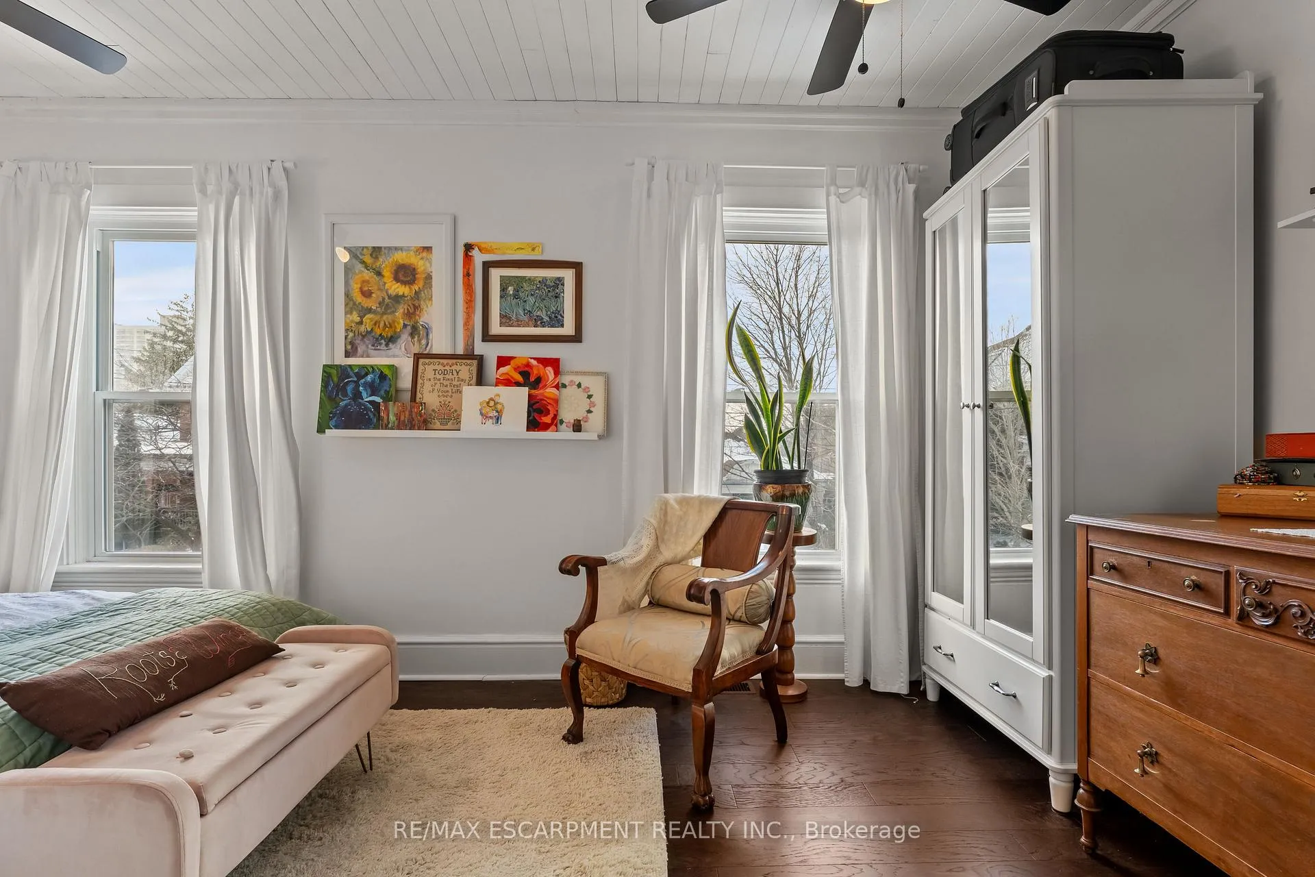 Photo 23 of 54 Emerald Street N, Hamilton, Landsdale — HOMEH