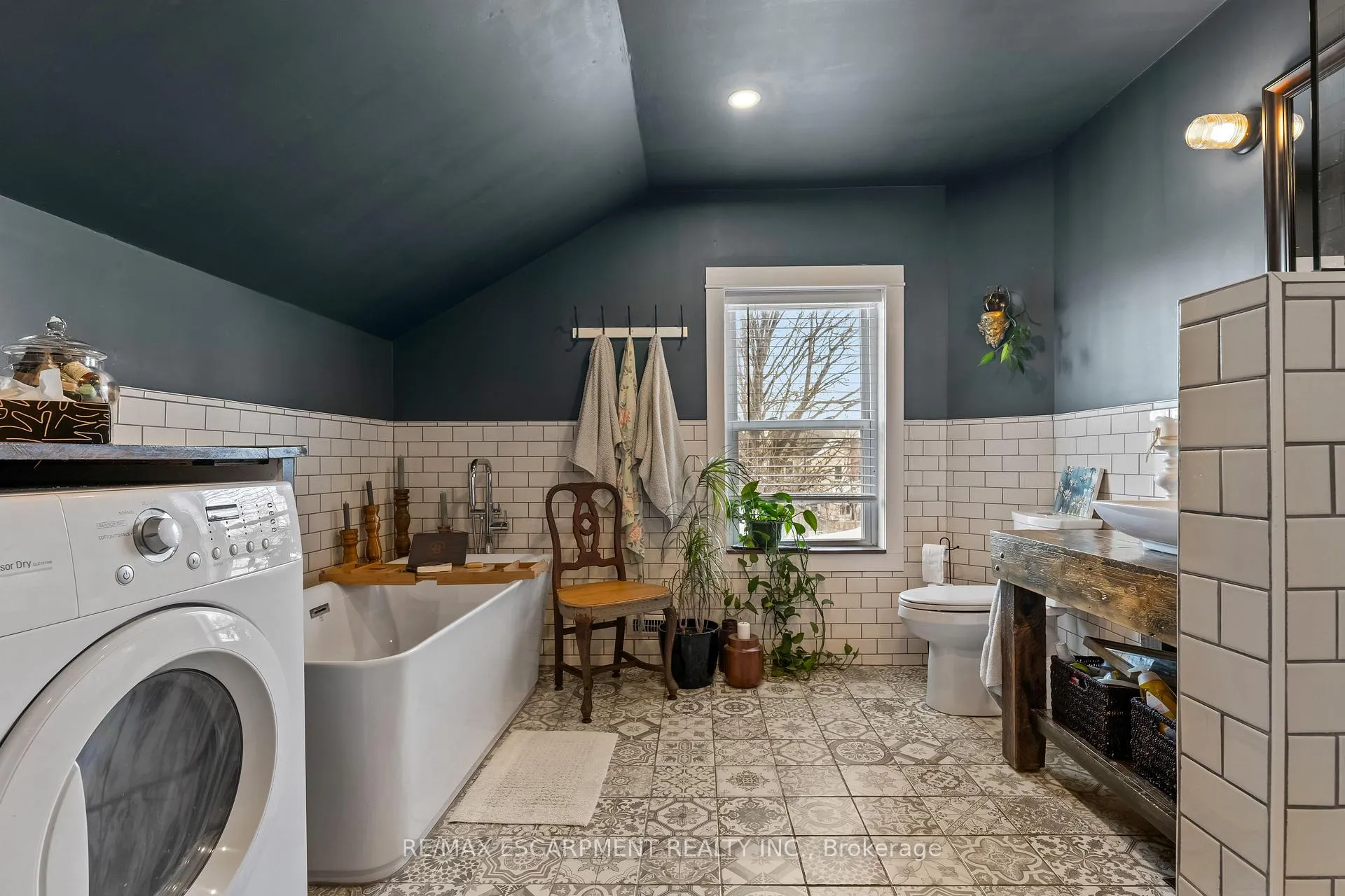 Photo 30 of 54 Emerald Street N, Hamilton, Landsdale — HOMEH