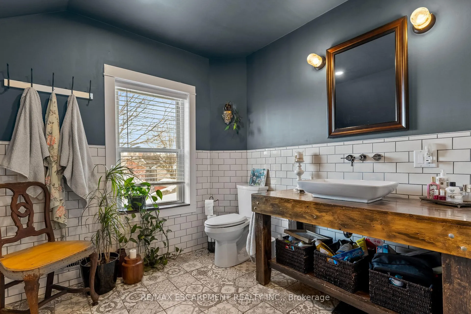 Photo 31 of 54 Emerald Street N, Hamilton, Landsdale — HOMEH
