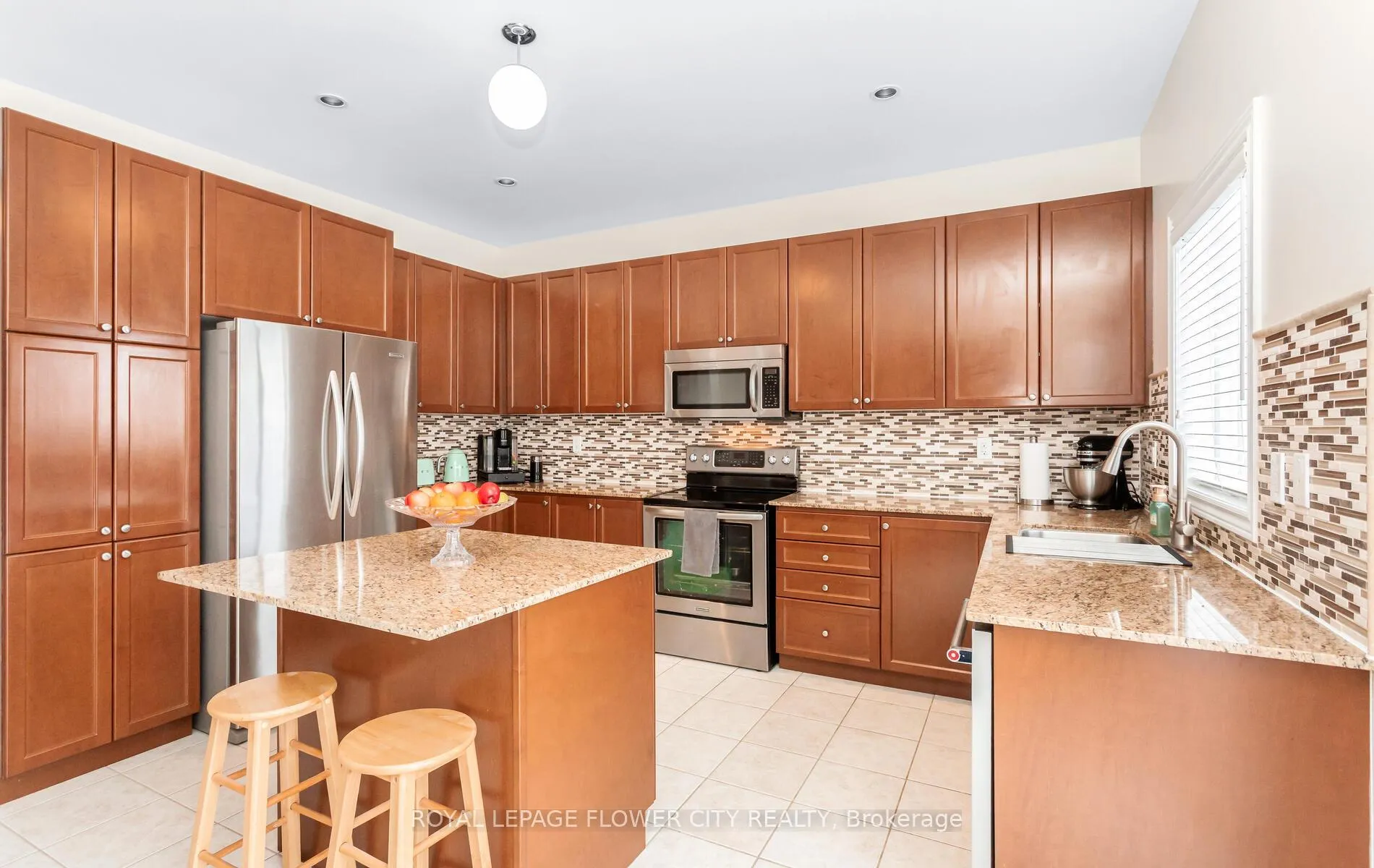 Photo 11 of 513 Davis Drive, Shelburne — HOMEH