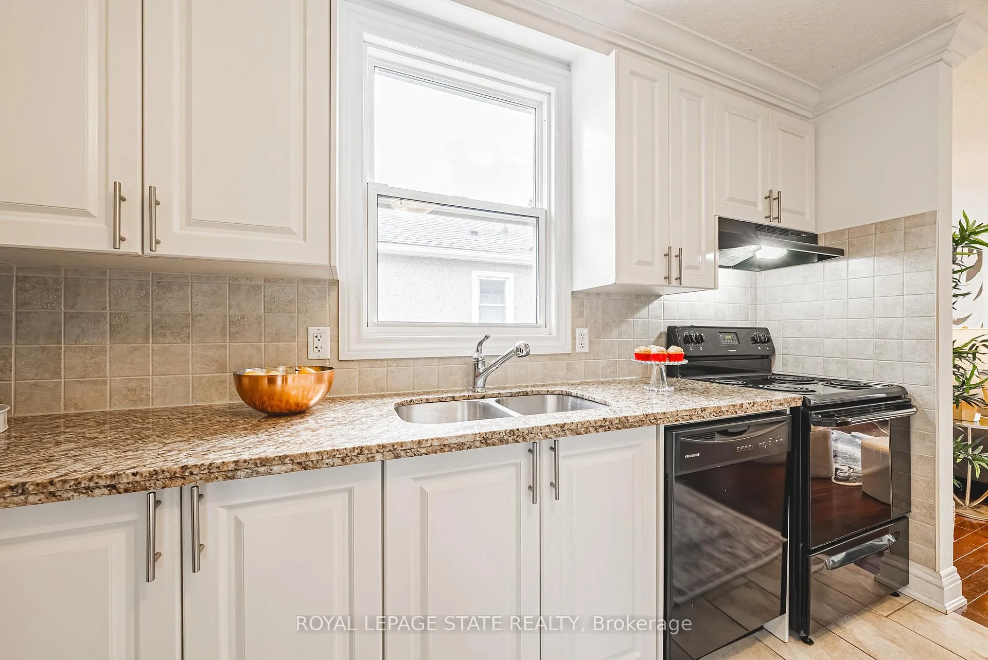 Photo 13 of 187 Summerhill Avenue, Hamilton, Bartonville — HOMEH