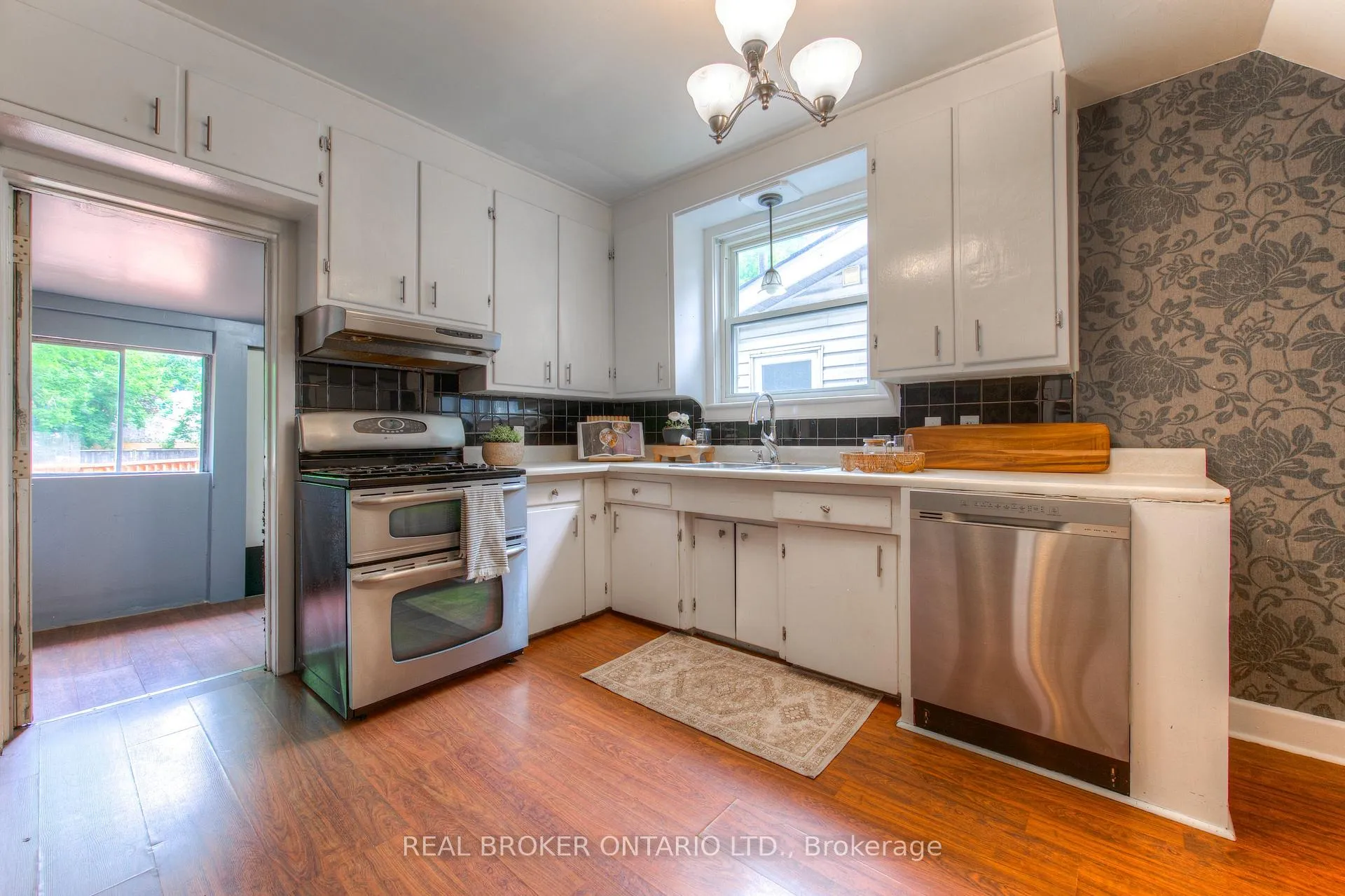 Photo 15 of 32 East 23rd Street, Hamilton, Eastmount — HOMEH