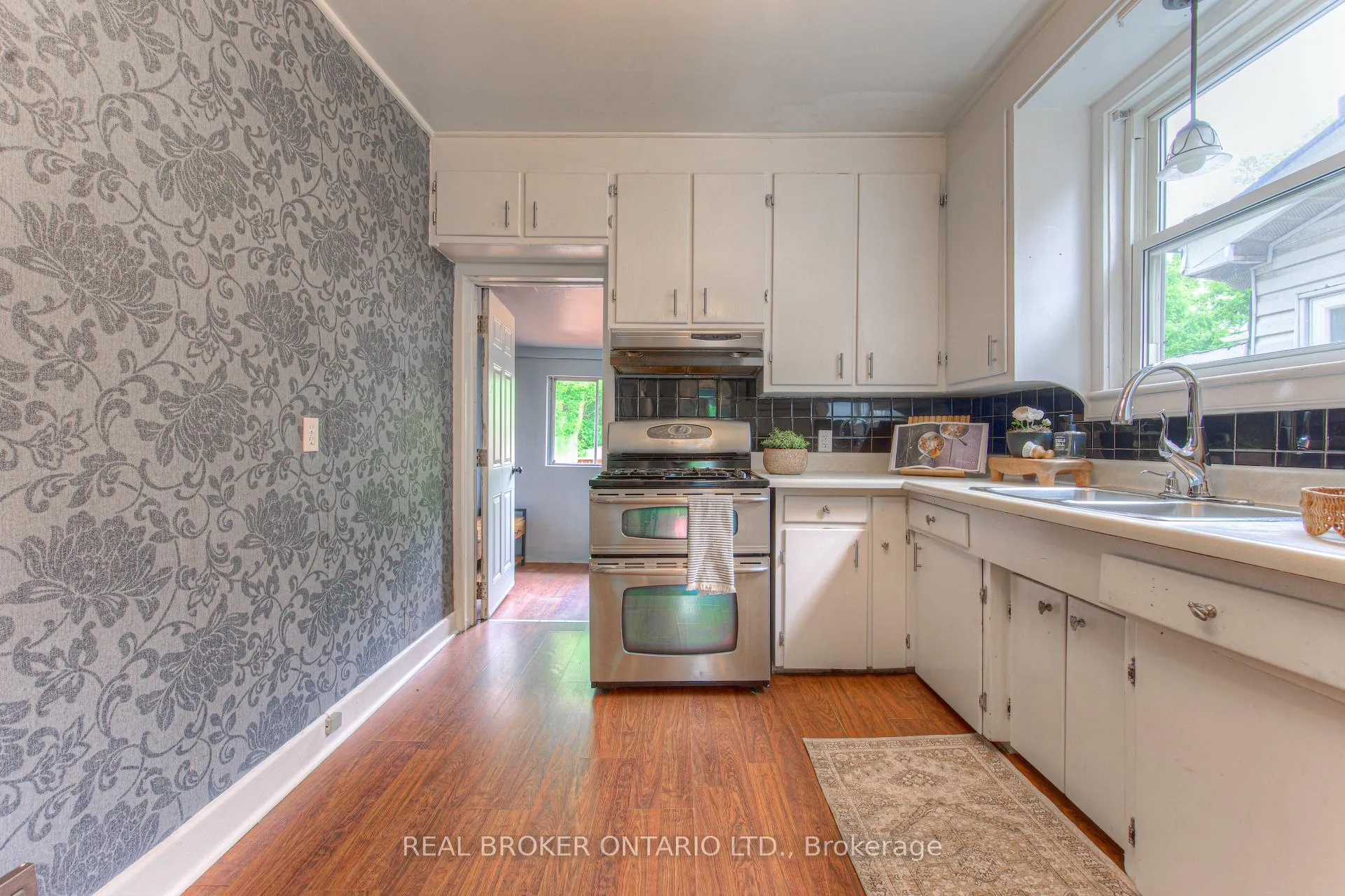 Photo 16 of 32 East 23rd Street, Hamilton, Eastmount — HOMEH