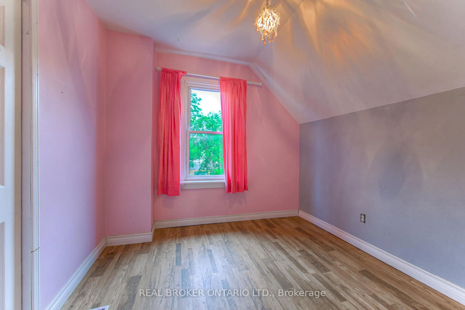 Photo 22 of 32 East 23rd Street, Hamilton, Eastmount — HOMEH