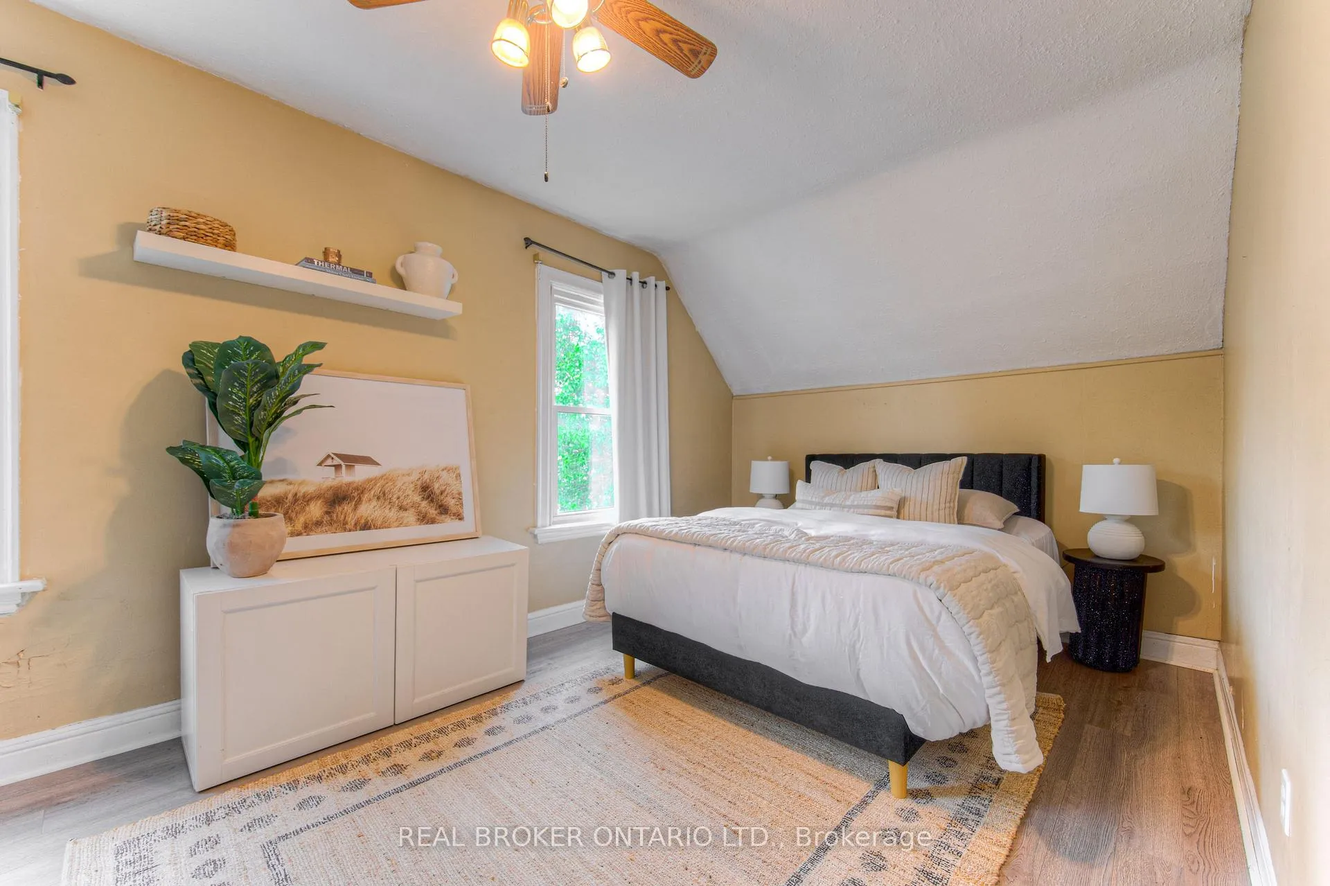 Photo 25 of 32 East 23rd Street, Hamilton, Eastmount — HOMEH