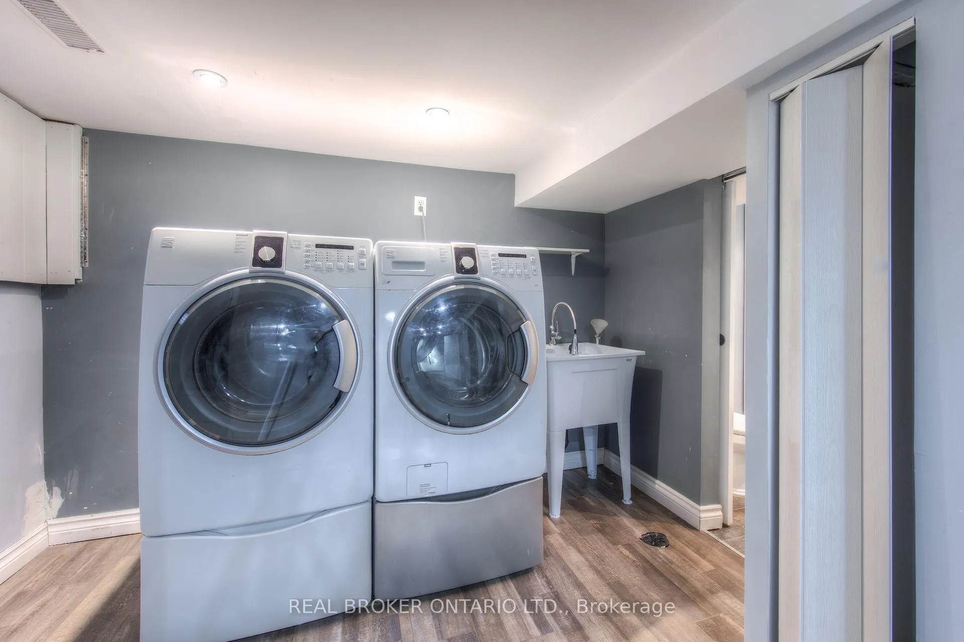 Photo 28 of 32 East 23rd Street, Hamilton, Eastmount — HOMEH