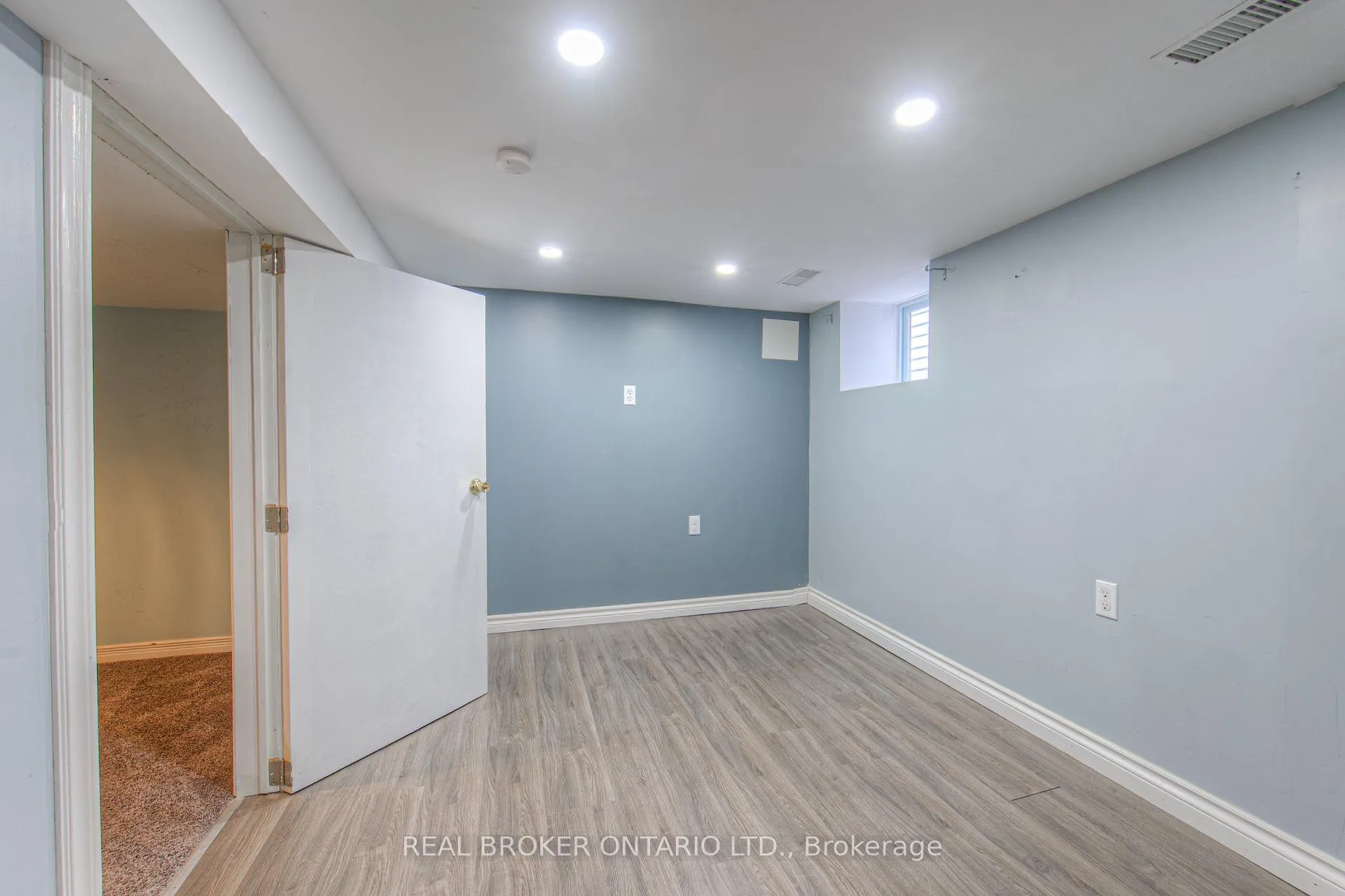 Photo 32 of 32 East 23rd Street, Hamilton, Eastmount — HOMEH