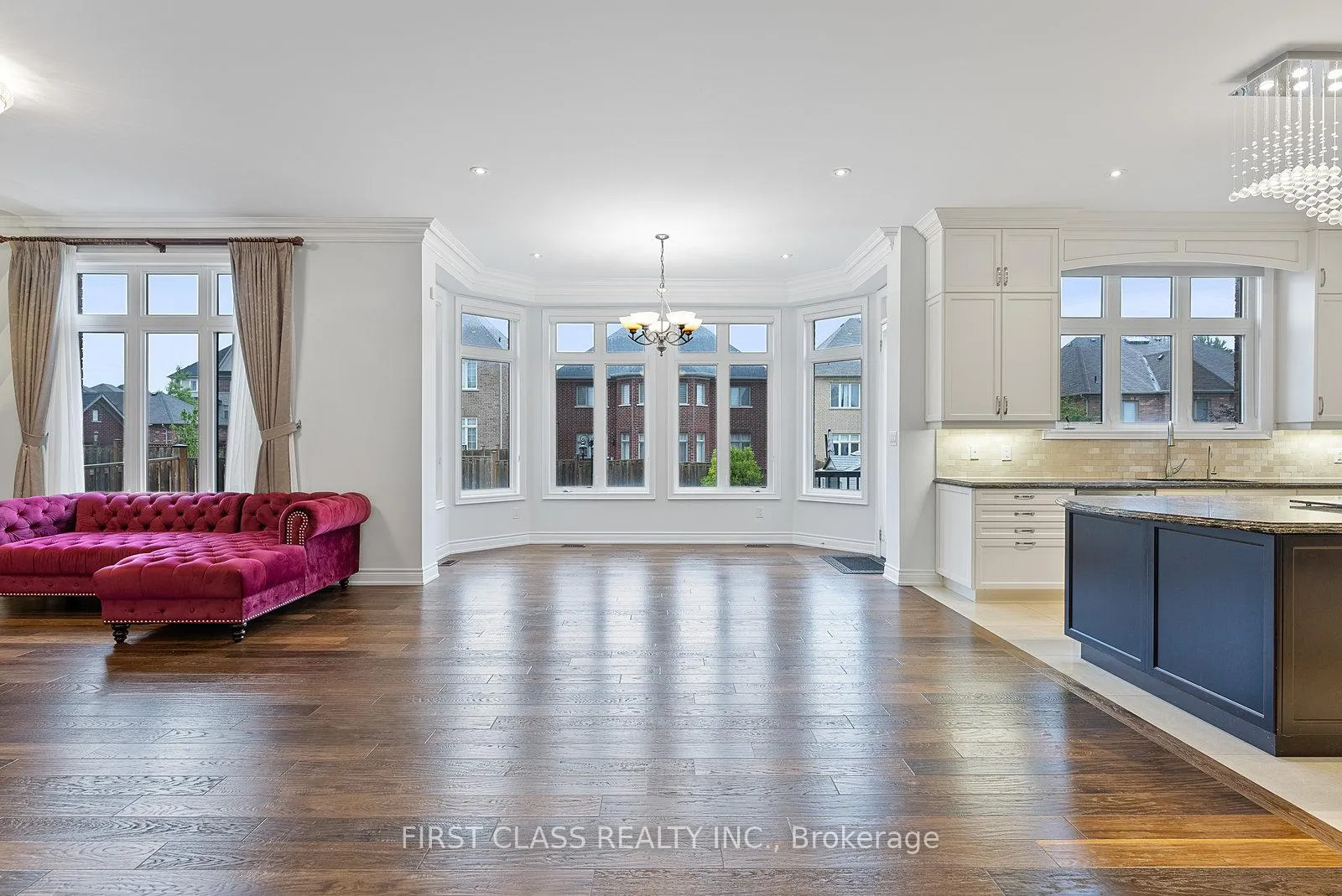 Photo 3 of 33 Berkshire Crescent, Markham, Angus Glen — HOMEH