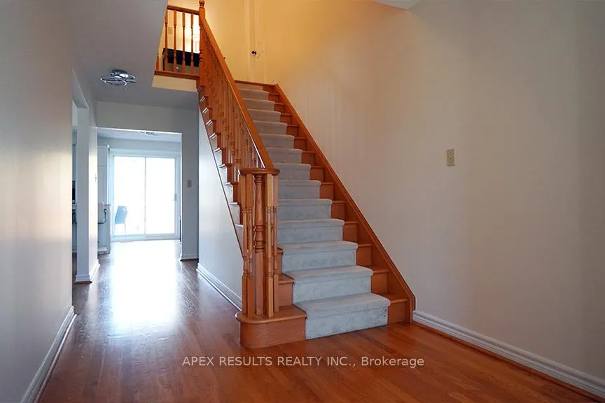 Photo 3 of 795 Upper Horning Road, Hamilton, Gurnett — HOMEH