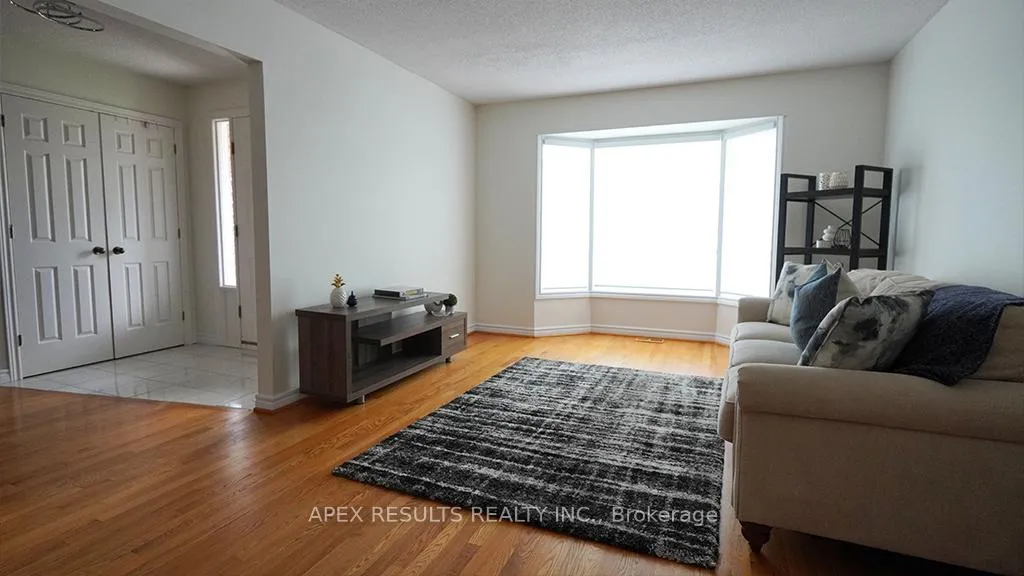 Photo 4 of 795 Upper Horning Road, Hamilton, Gurnett — HOMEH