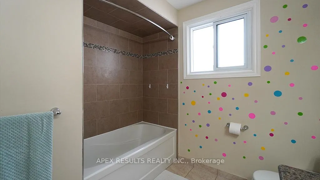 Photo 33 of 795 Upper Horning Road, Hamilton, Gurnett — HOMEH