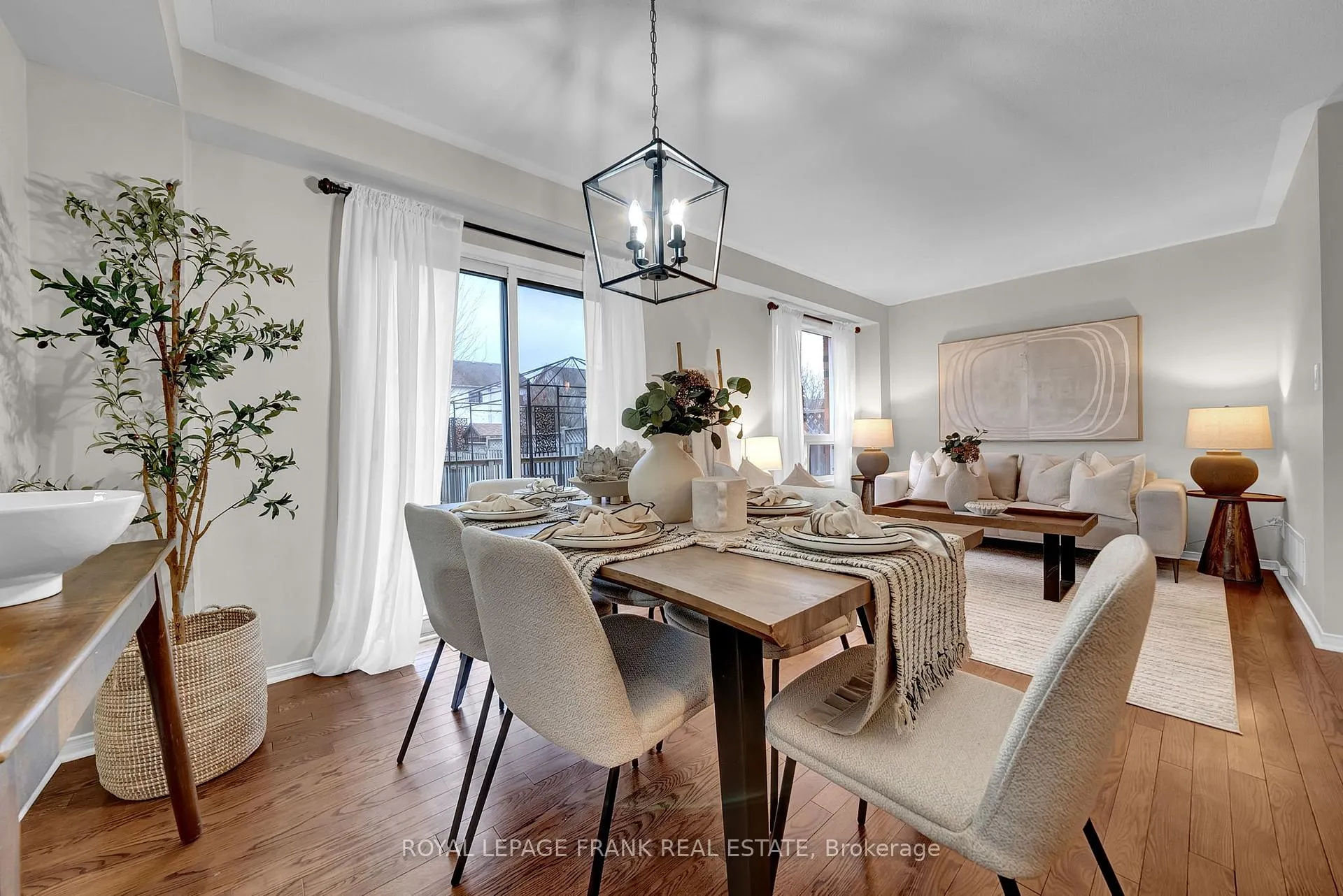 Photo 8 of 146 Wilkins Crescent, Clarington, Courtice — HOMEH