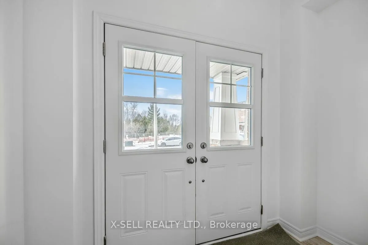 Photo 4 of 1196 Jim Brewster Circle, Oshawa, Eastdale — HOMEH