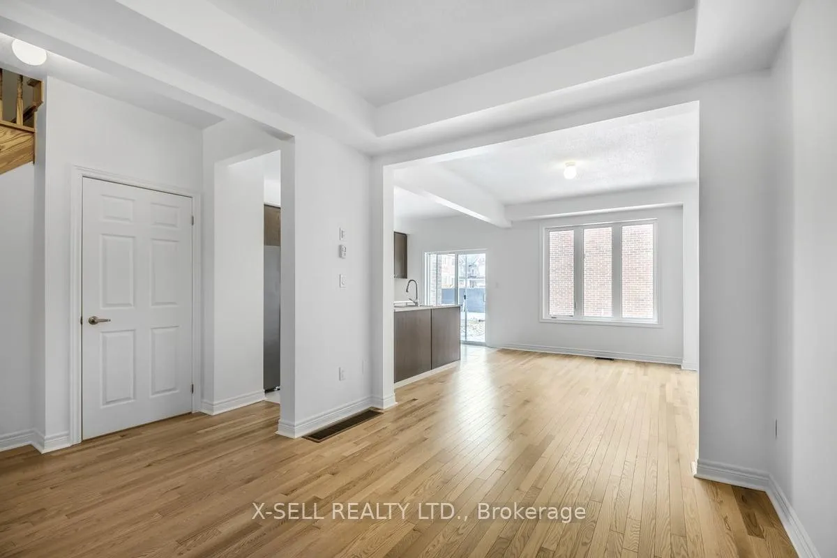 Photo 7 of 1196 Jim Brewster Circle, Oshawa, Eastdale — HOMEH