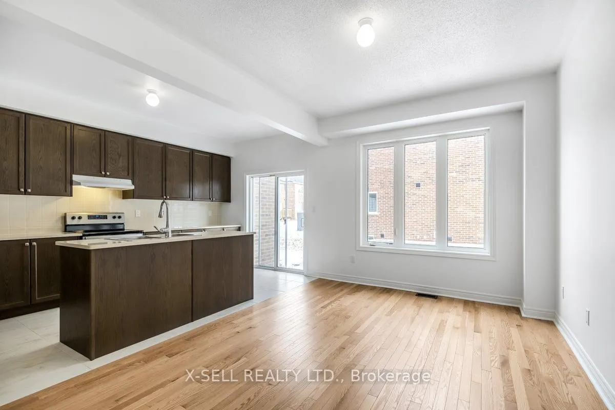 Photo 9 of 1196 Jim Brewster Circle, Oshawa, Eastdale — HOMEH