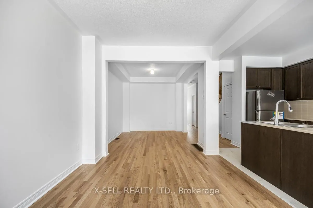 Photo 11 of 1196 Jim Brewster Circle, Oshawa, Eastdale — HOMEH