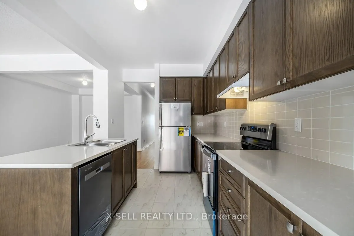 Photo 13 of 1196 Jim Brewster Circle, Oshawa, Eastdale — HOMEH