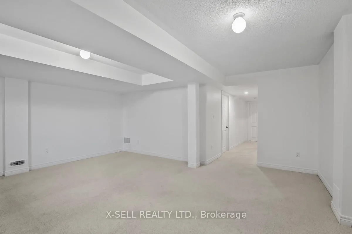 Photo 32 of 1196 Jim Brewster Circle, Oshawa, Eastdale — HOMEH