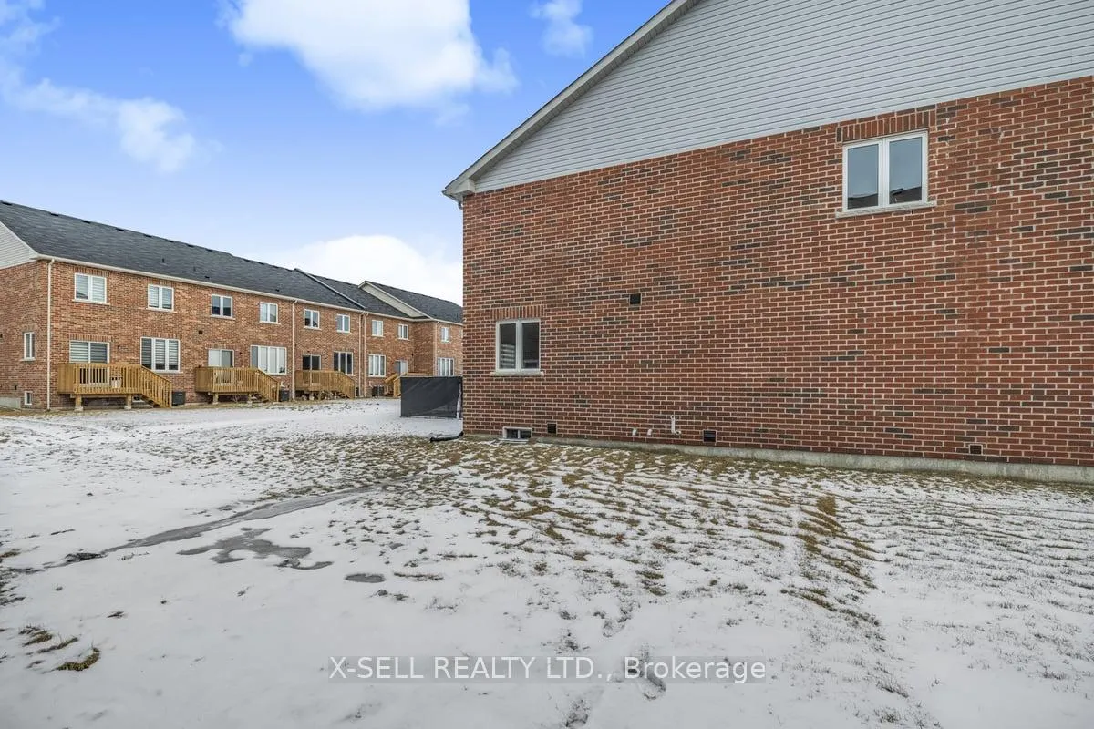 Photo 34 of 1196 Jim Brewster Circle, Oshawa, Eastdale — HOMEH