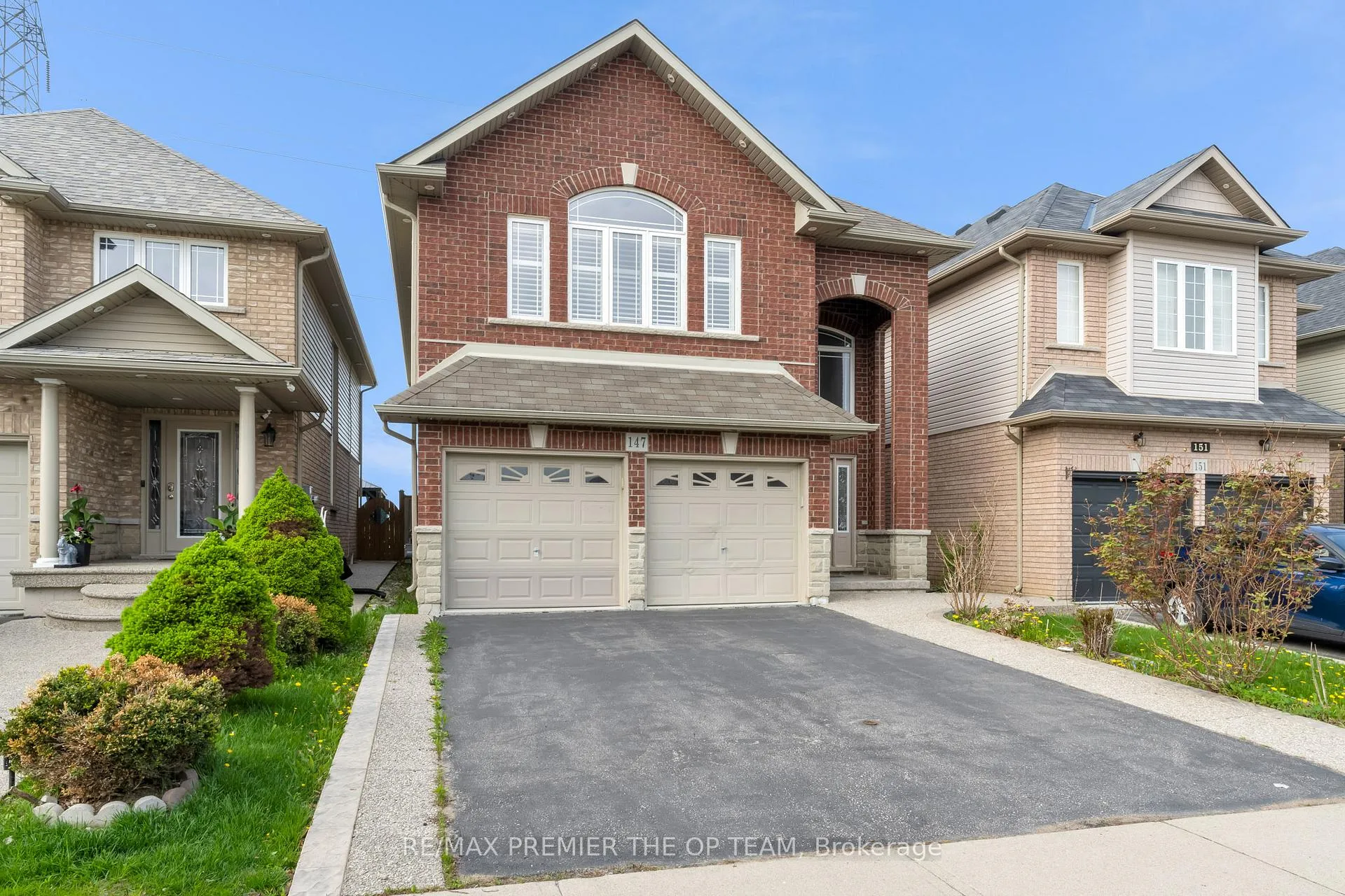 Photo 2 of 147 Pelech Crescent N, Hamilton, Hannon — HOMEH