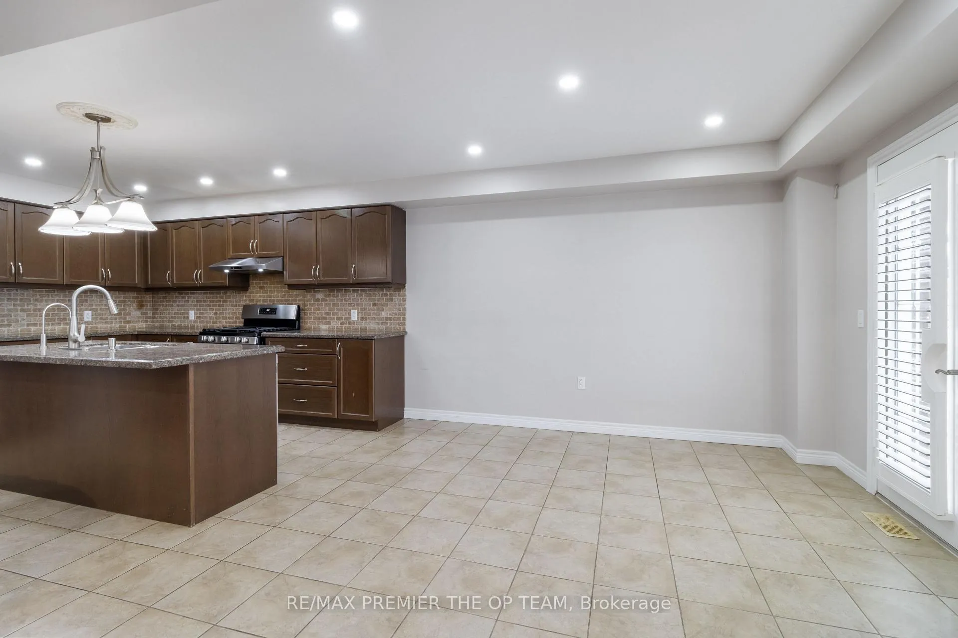 Photo 13 of 147 Pelech Crescent N, Hamilton, Hannon — HOMEH