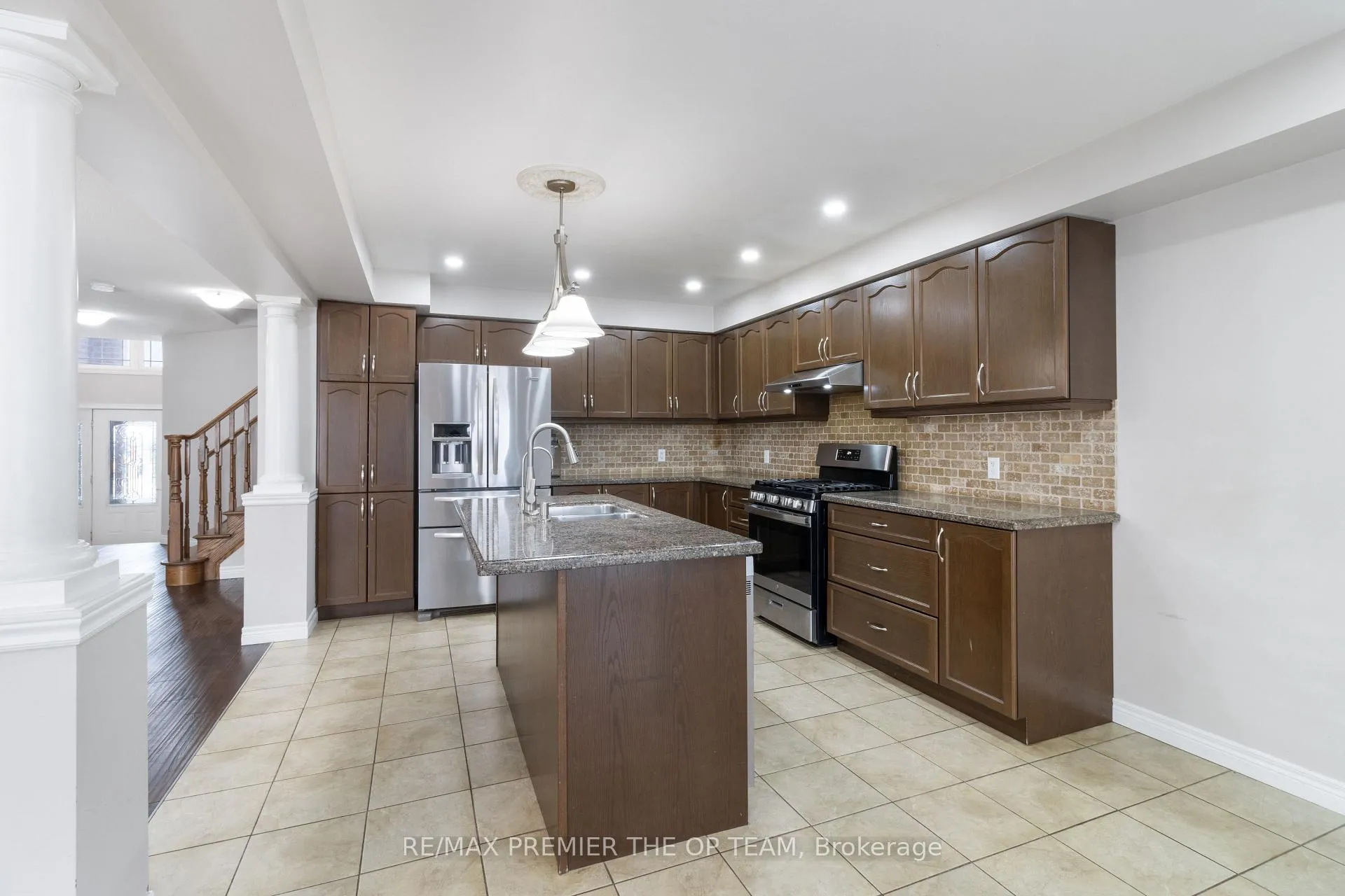 Photo 17 of 147 Pelech Crescent N, Hamilton, Hannon — HOMEH