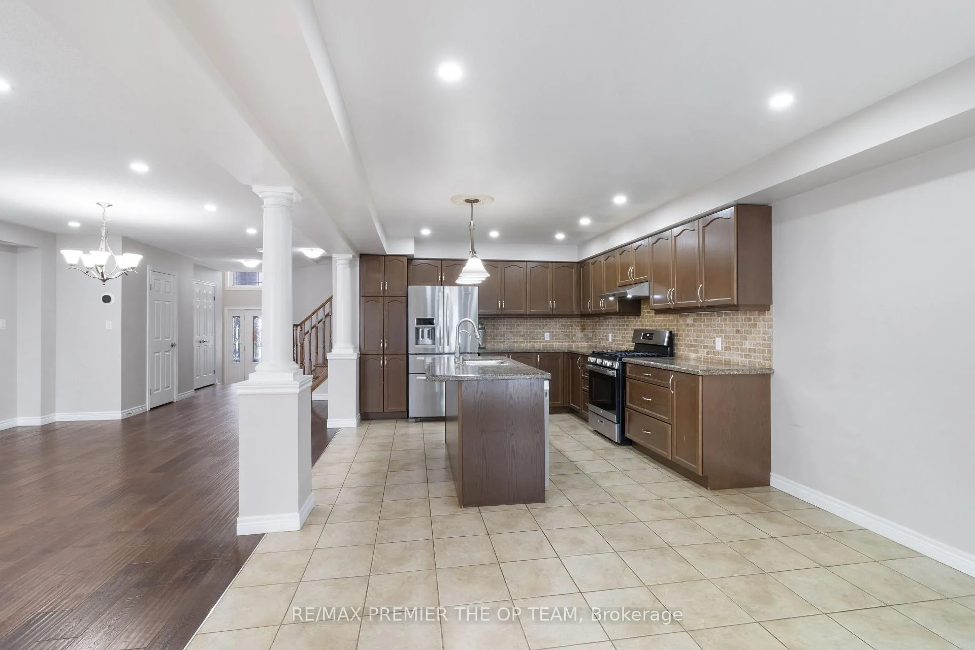 Photo 18 of 147 Pelech Crescent N, Hamilton, Hannon — HOMEH