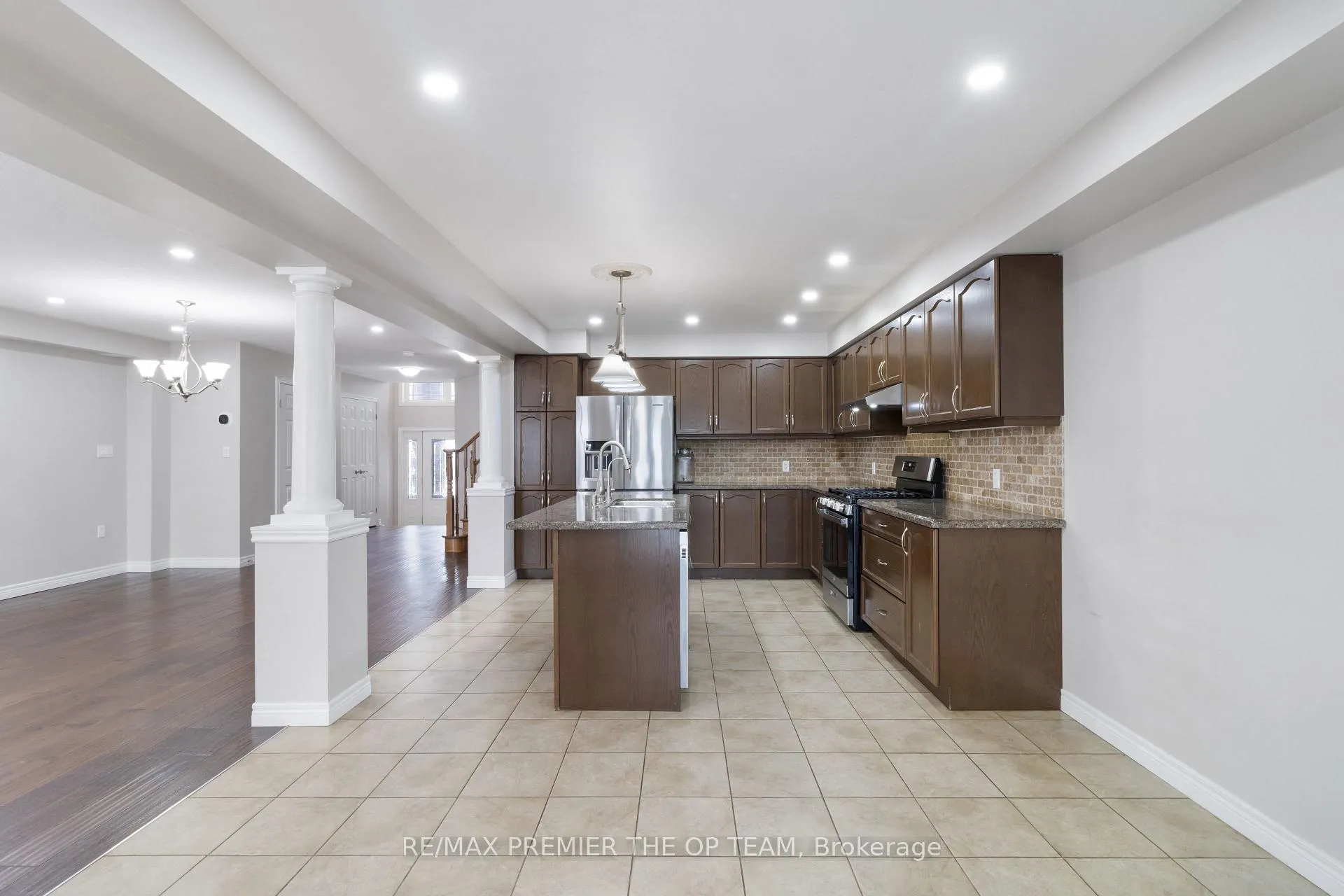 Photo 19 of 147 Pelech Crescent N, Hamilton, Hannon — HOMEH