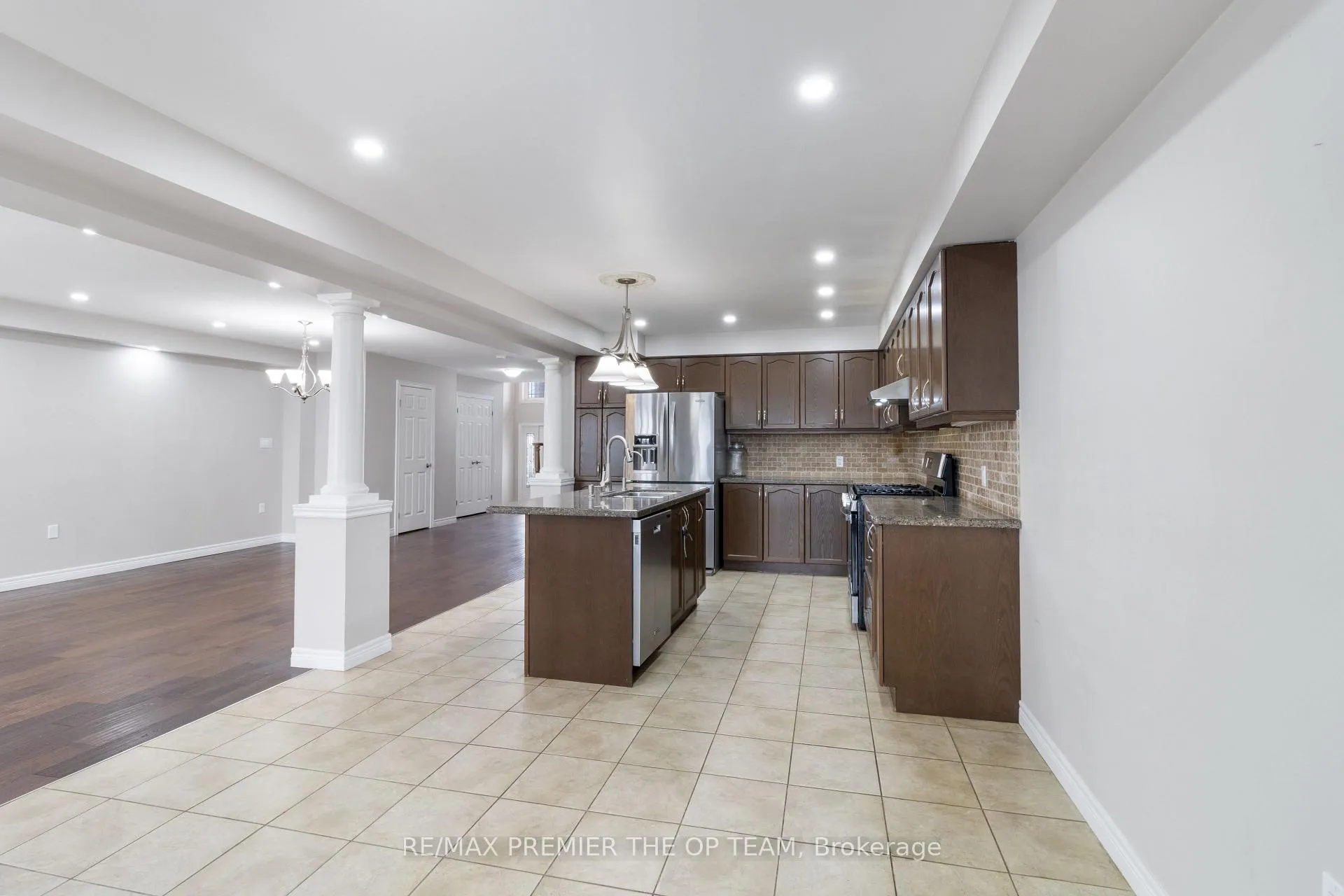 Photo 20 of 147 Pelech Crescent N, Hamilton, Hannon — HOMEH
