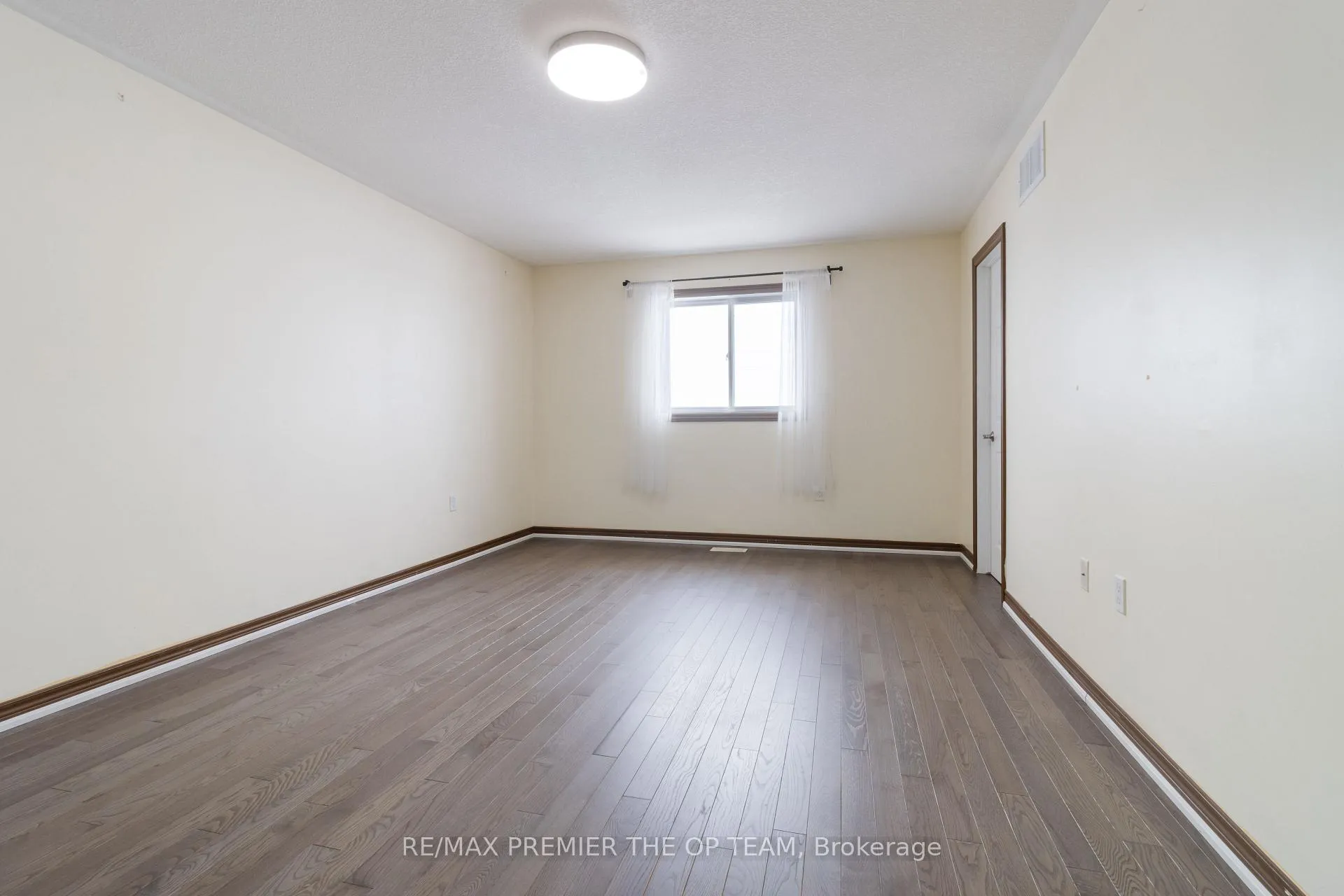 Photo 34 of 147 Pelech Crescent N, Hamilton, Hannon — HOMEH
