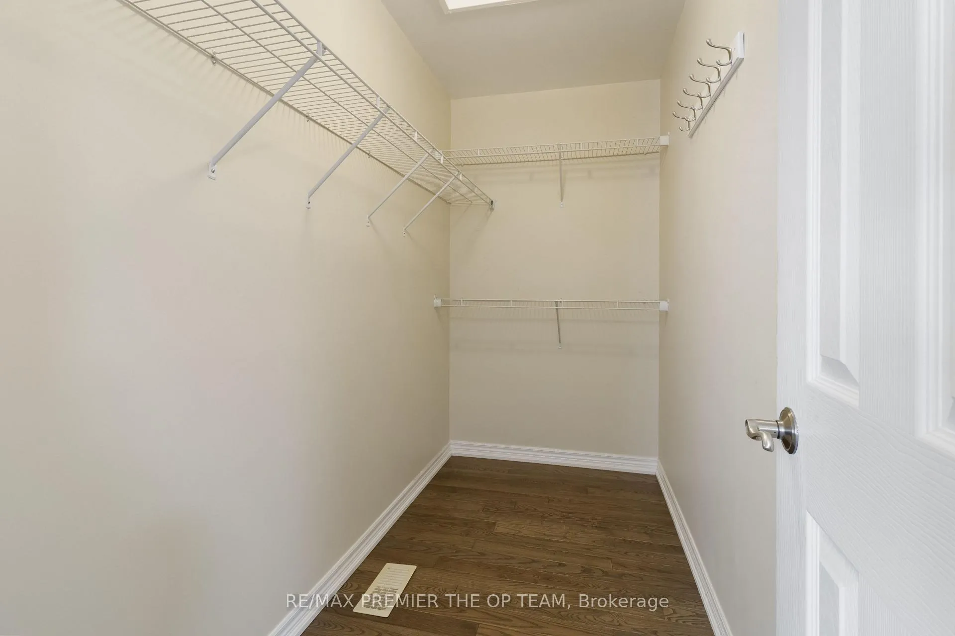 Photo 37 of 147 Pelech Crescent N, Hamilton, Hannon — HOMEH