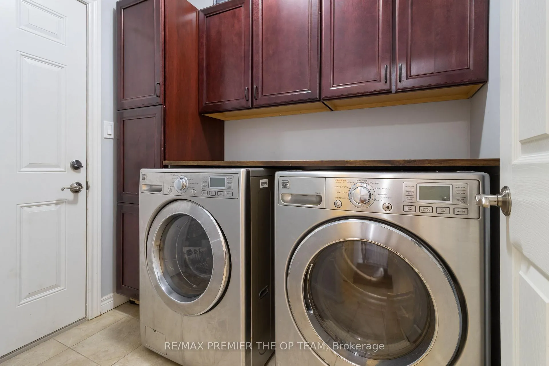 Photo 40 of 147 Pelech Crescent N, Hamilton, Hannon — HOMEH