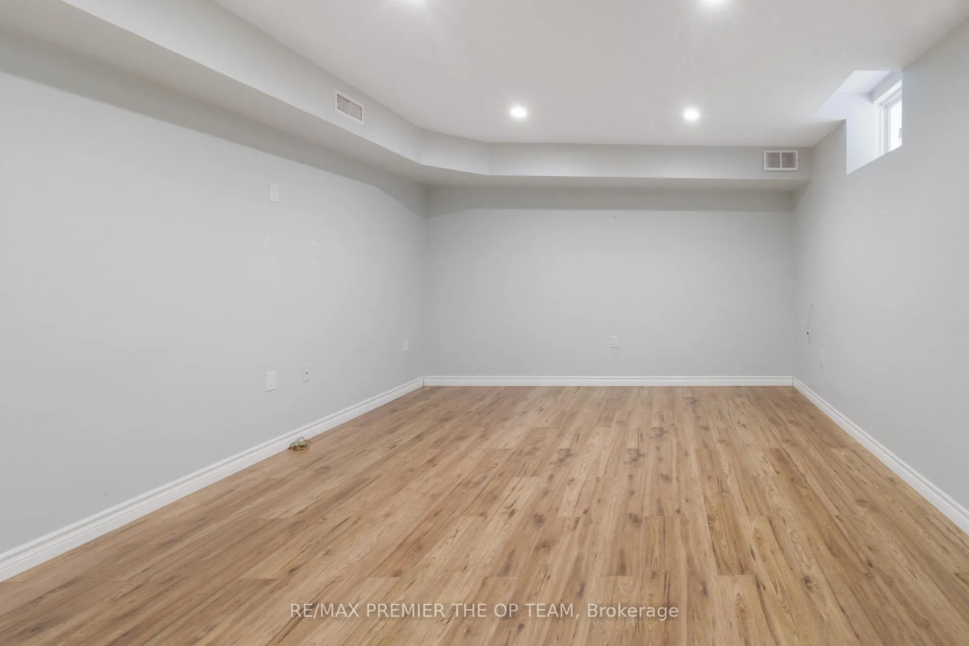 Photo 42 of 147 Pelech Crescent N, Hamilton, Hannon — HOMEH