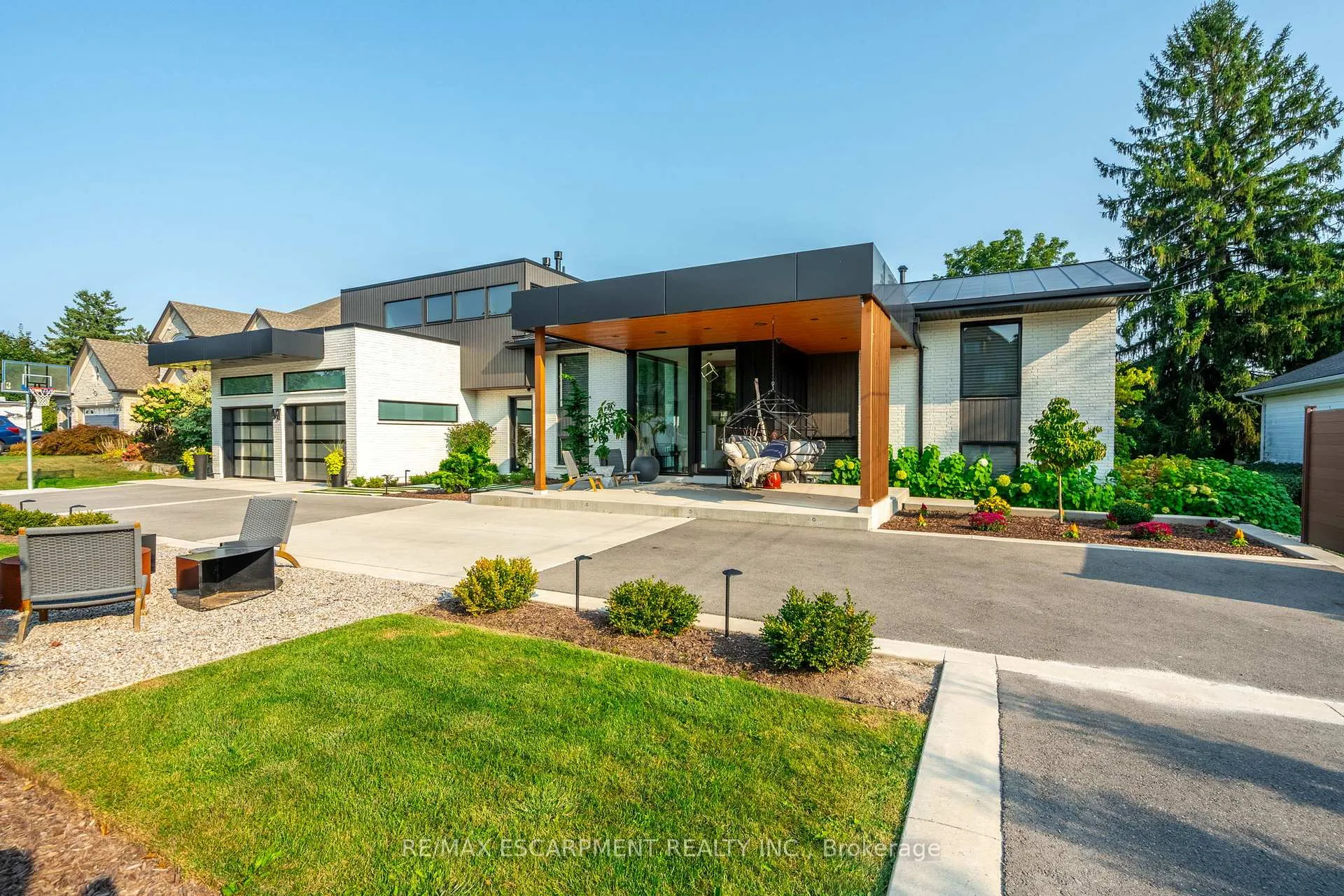 Photo 2 of 97 Overdale Avenue, Hamilton, Waterdown — HOMEH