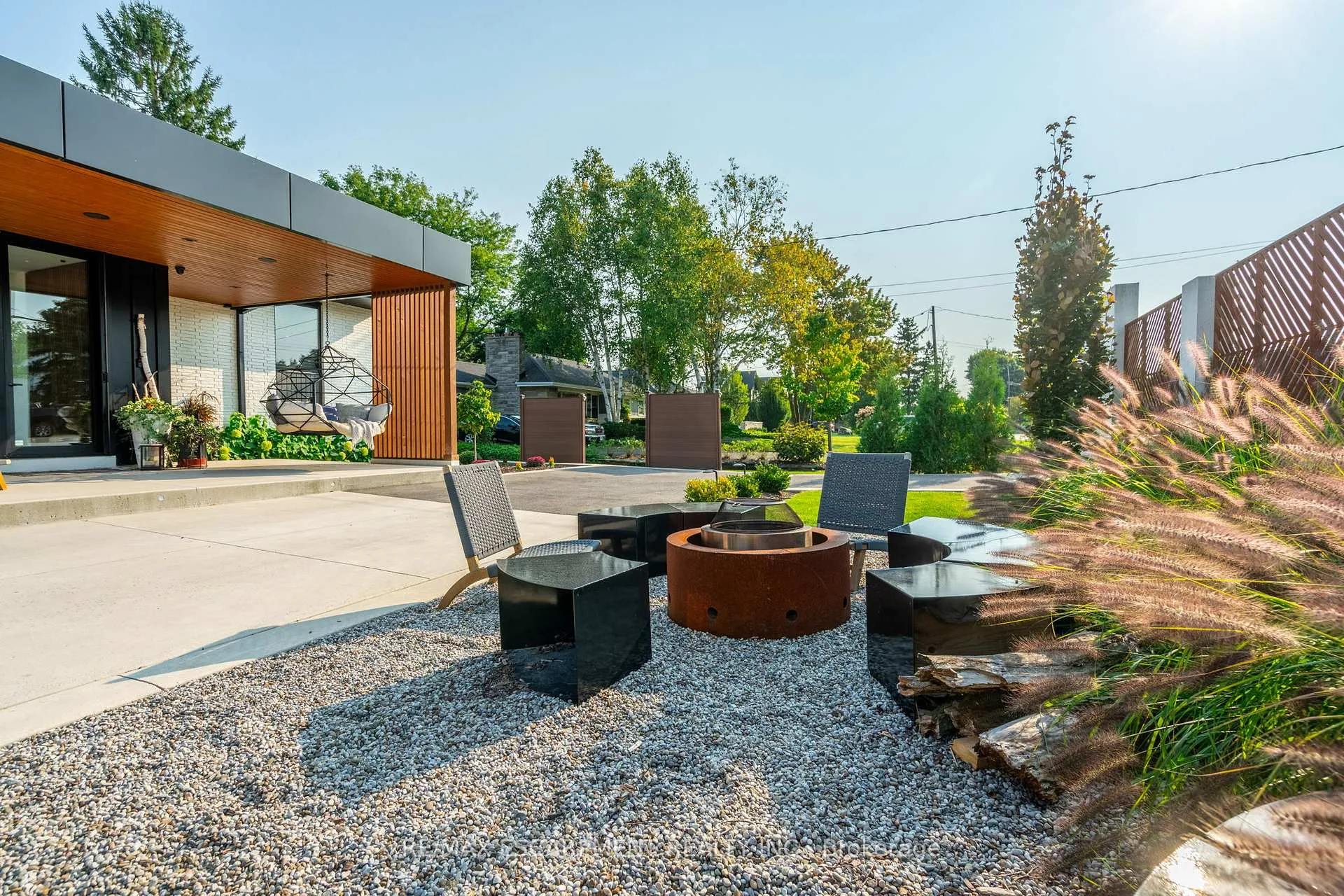 Photo 3 of 97 Overdale Avenue, Hamilton, Waterdown — HOMEH