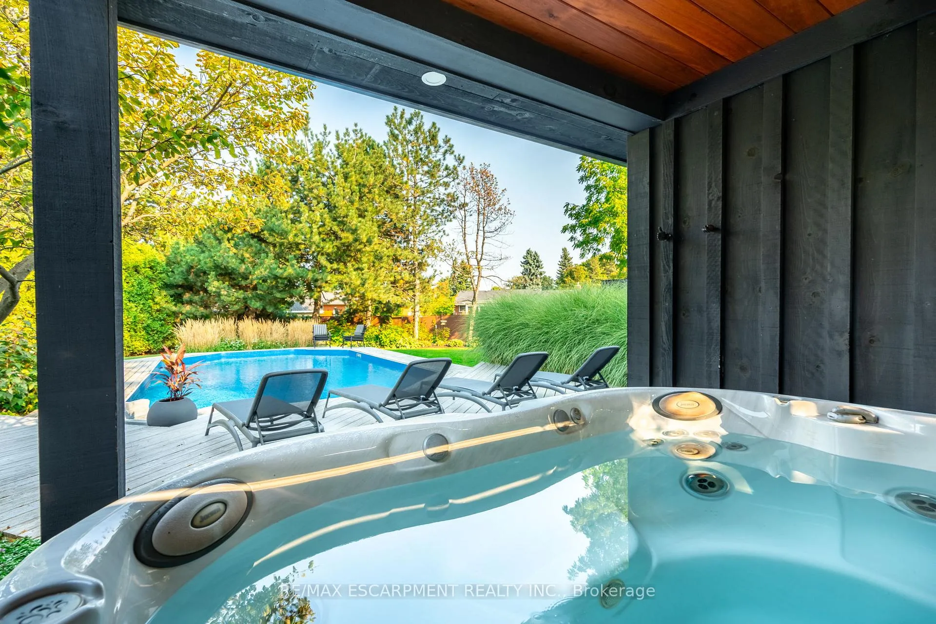 Photo 35 of 97 Overdale Avenue, Hamilton, Waterdown — HOMEH